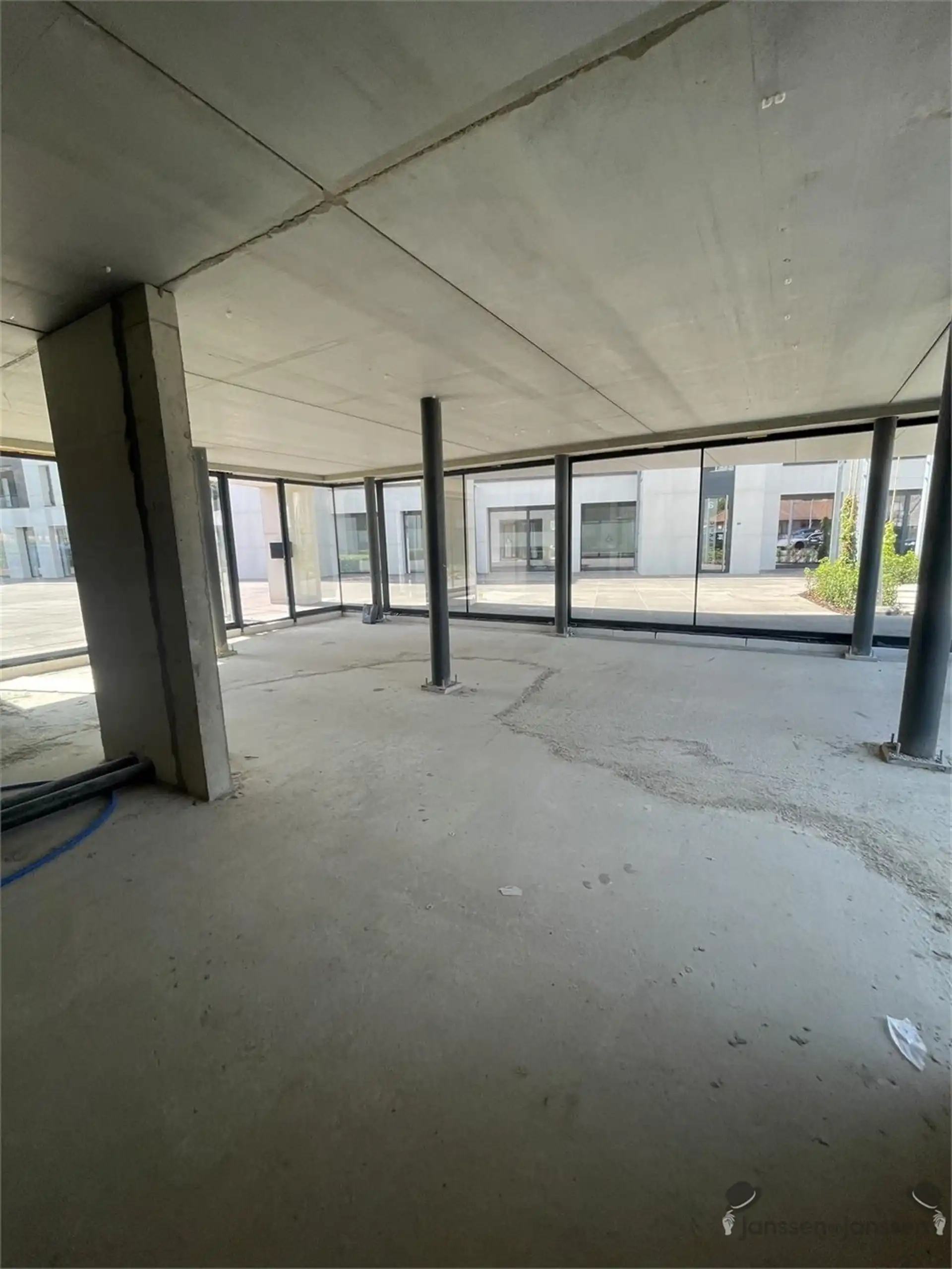 TE KOOP: Casco commerciële ruimte foto 11