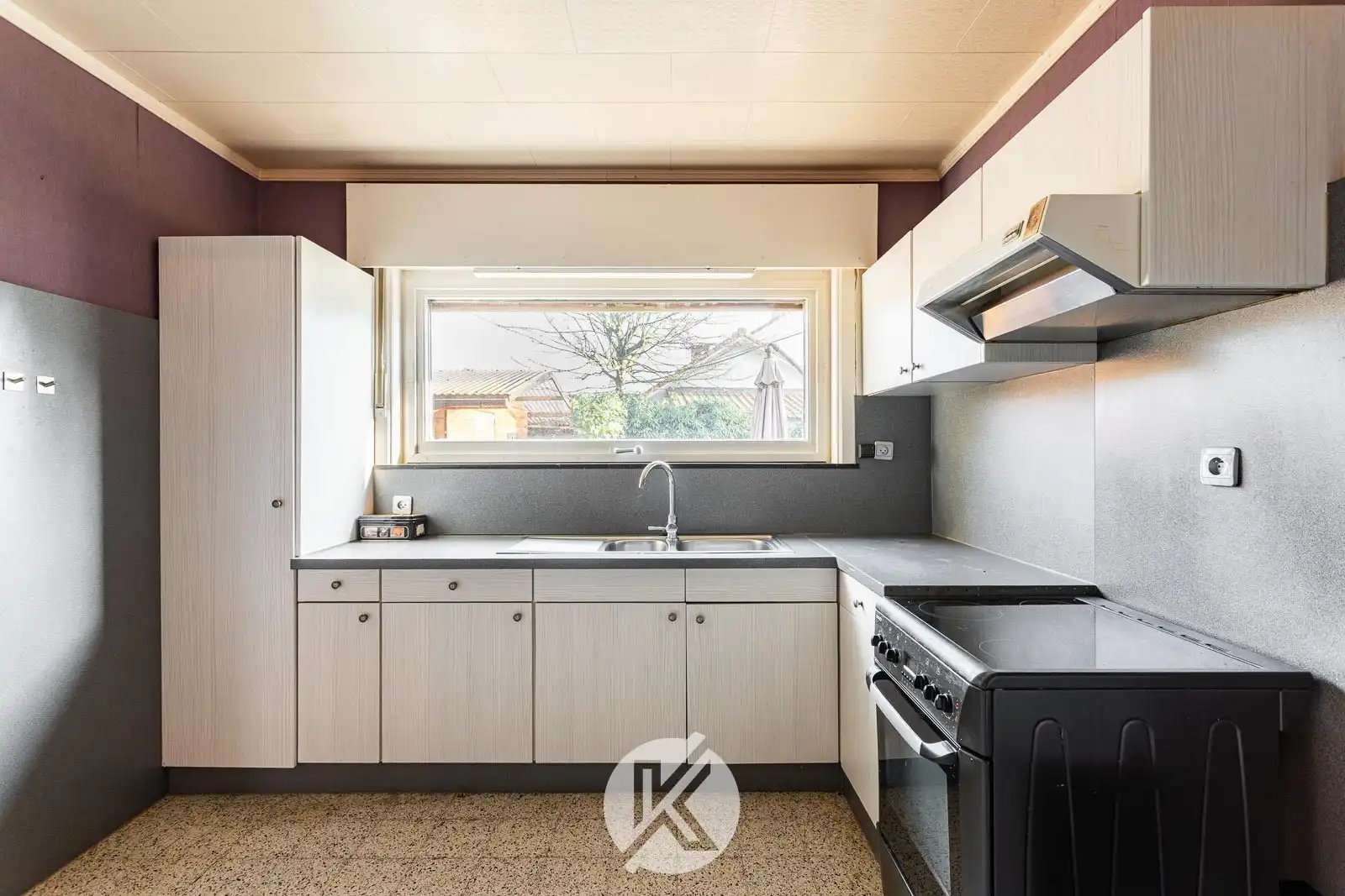 Woning in rustige wijk met renovatiepotentieel foto 10