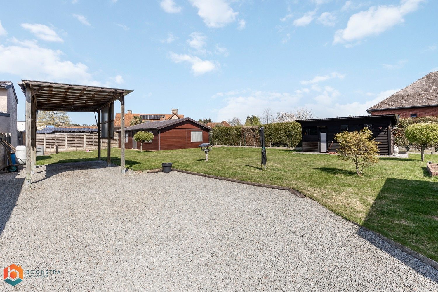 Ruime woning met 5 slpkrs en volledig ingerichte vergunde (woon)chalet 85m² op een perceel van 1117 m² foto 23