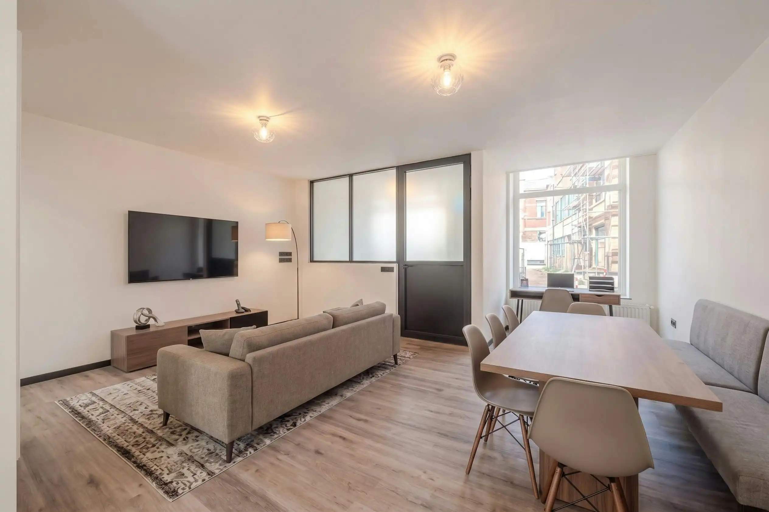 Totaal gerenoveerd huis te koop in hartje Ieper foto 4