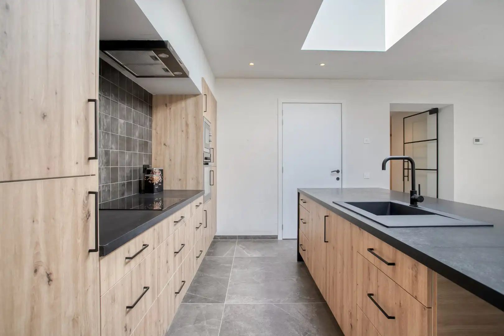 Ruime, gerenoveerde instapklare woning in Lauwe! foto 4
