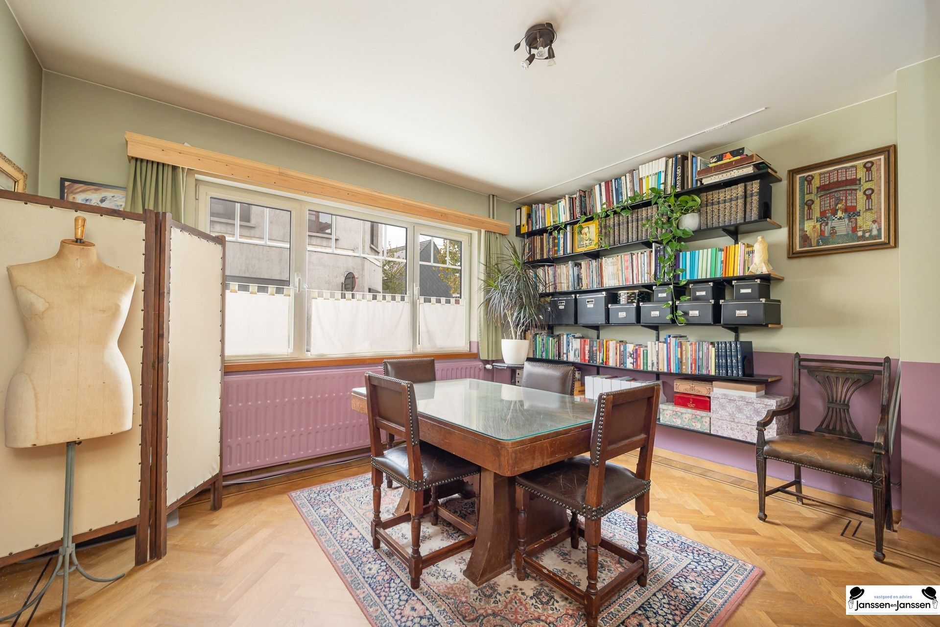 Prachtig gerenoveerde woning met 3 slaapkamers en groene tuin in Ekeren! foto 4