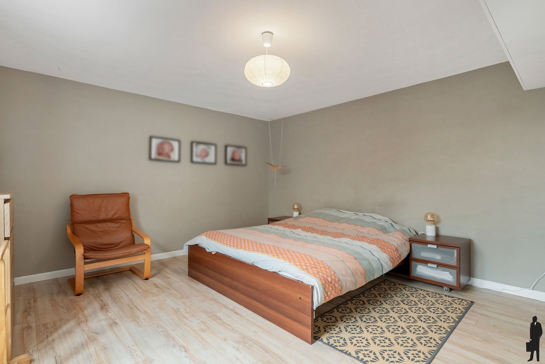 Woning met 4 slks en grote schuur op perceel van ca. 1026m² foto 11