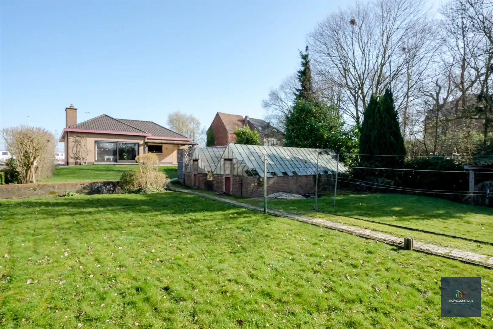 Ruime bungalow met garage op 1980m² grond  foto 26