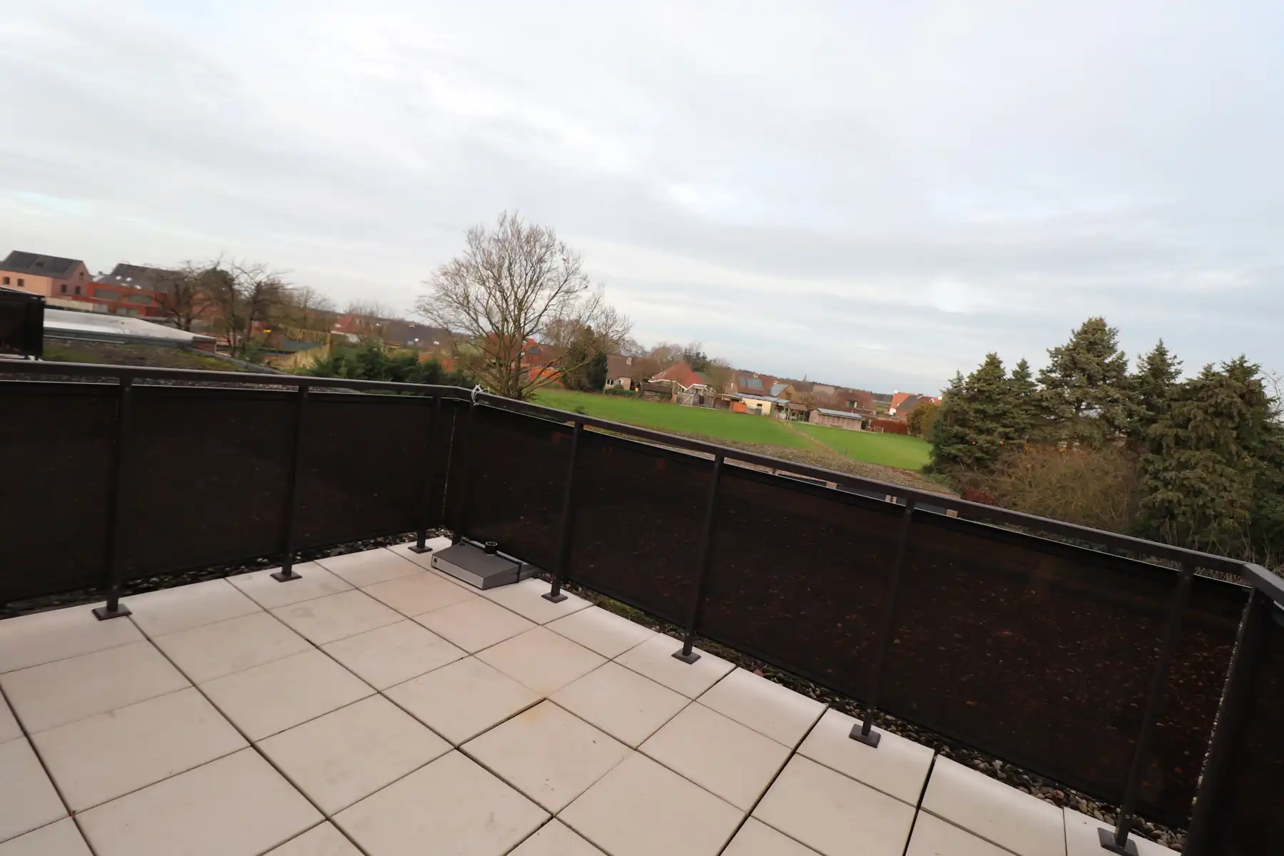 Recent gerenoveerd dakappartement met balkon, terras en garage. foto 13