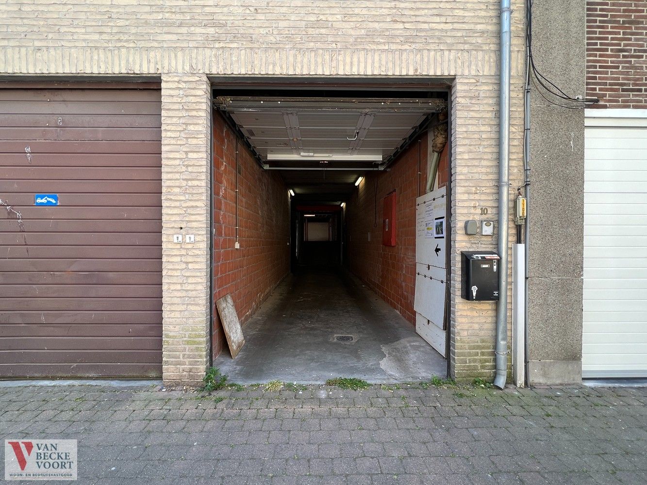 Afgesloten garagebox foto 2