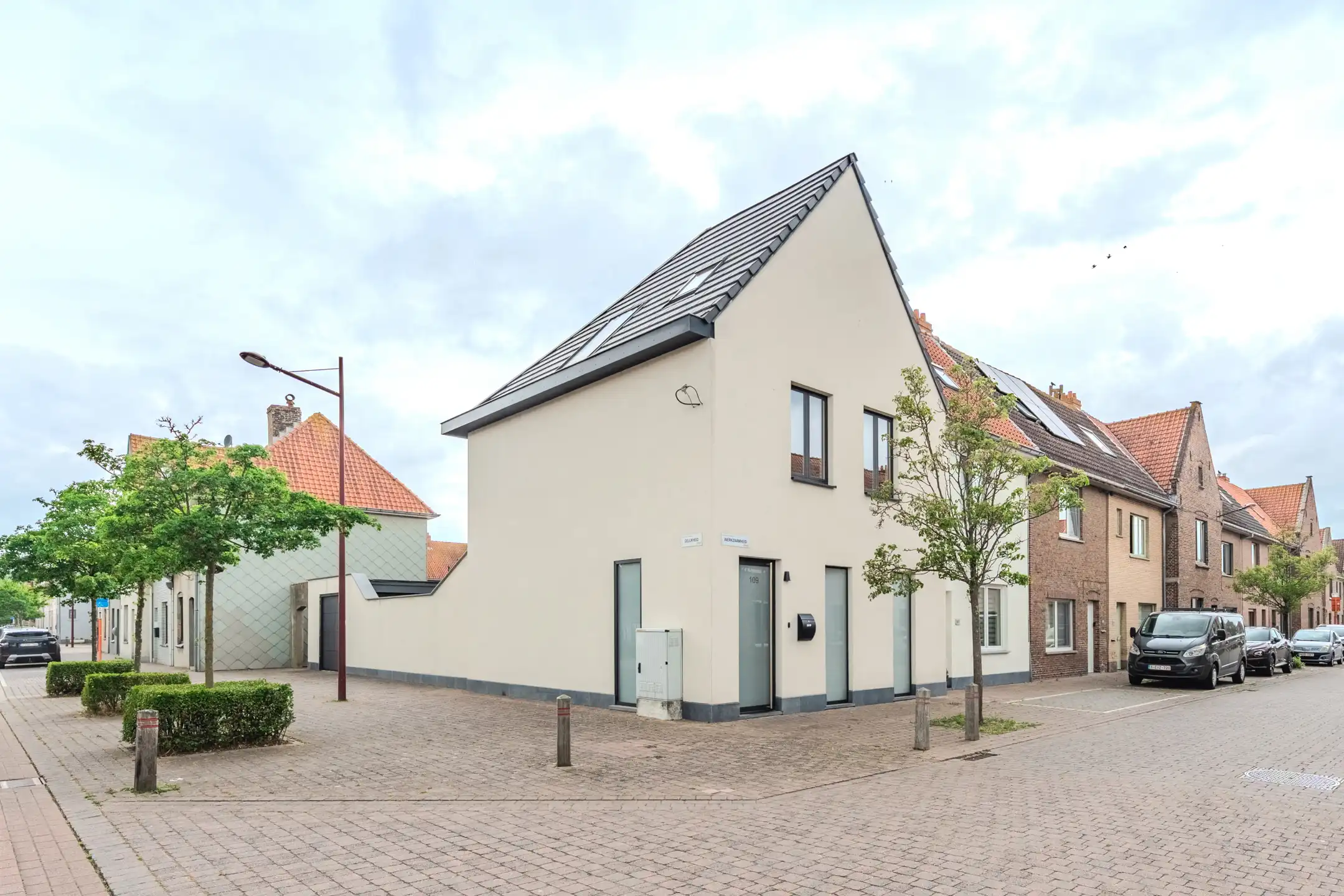 Instapklare gezinswoning!!! OPENDEURDAG 13/6 foto {{pictureIndex}}