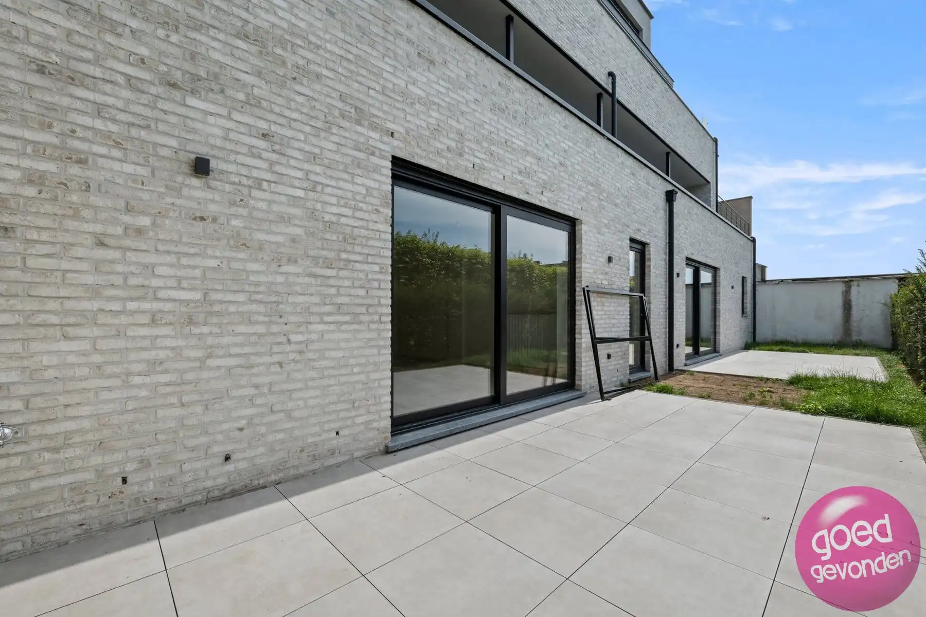 NIEUW APP - 1of2 SLK - TERRAS - KELDER - CENTRUM - GEEN BTW foto 14