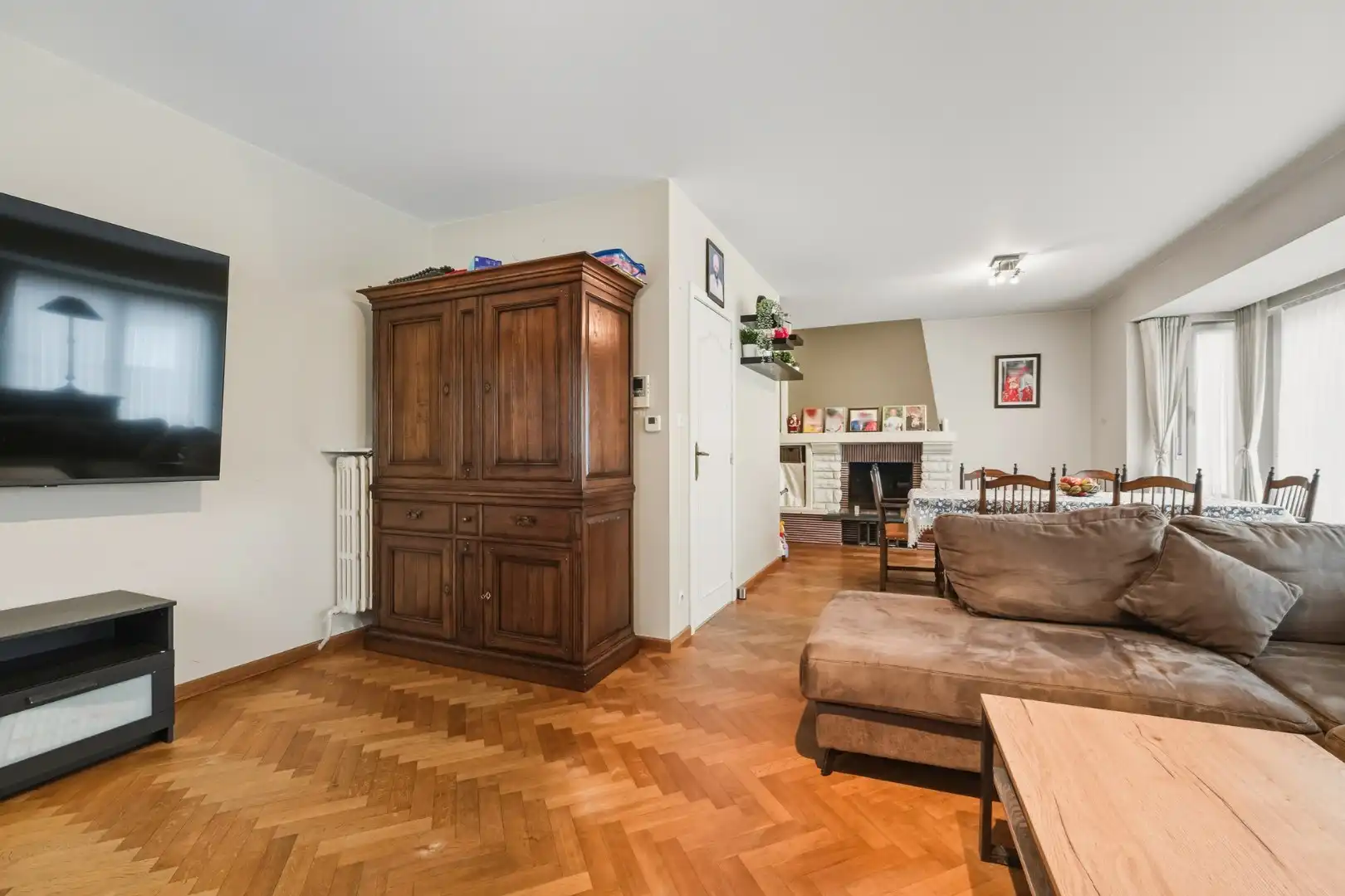 Instapklare, lichtrijke bel-etage woning met ruime garage en terras op centrale ligging foto 3