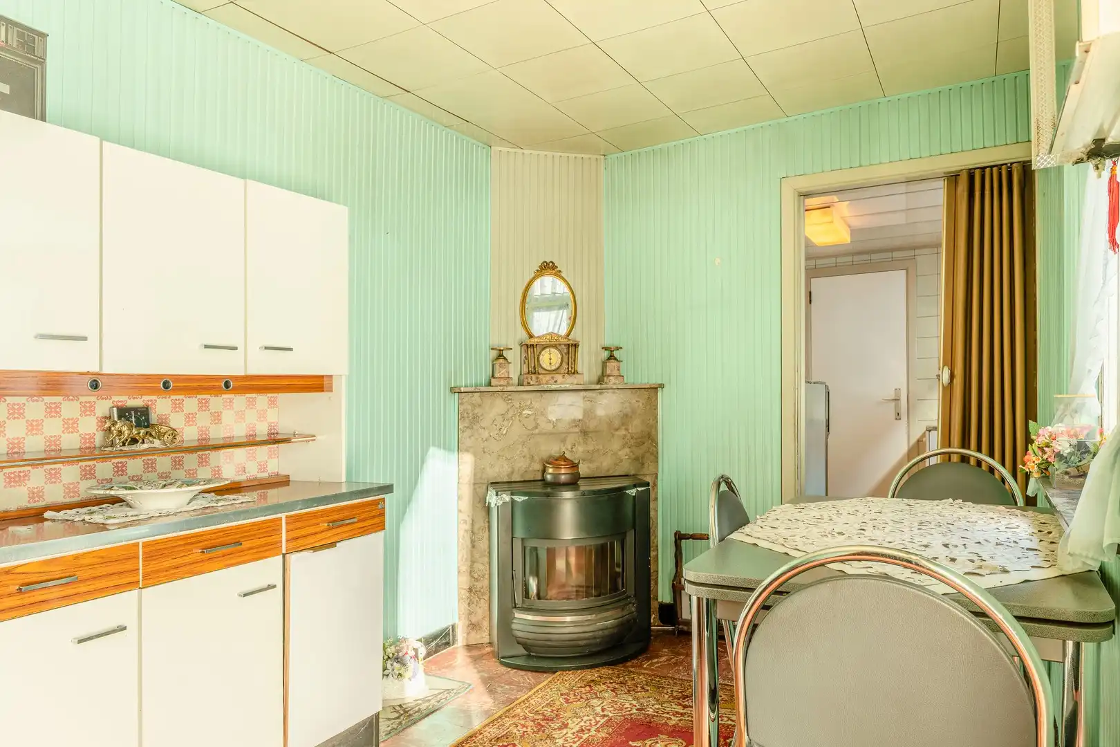 Te renoveren woning met tuin foto 8