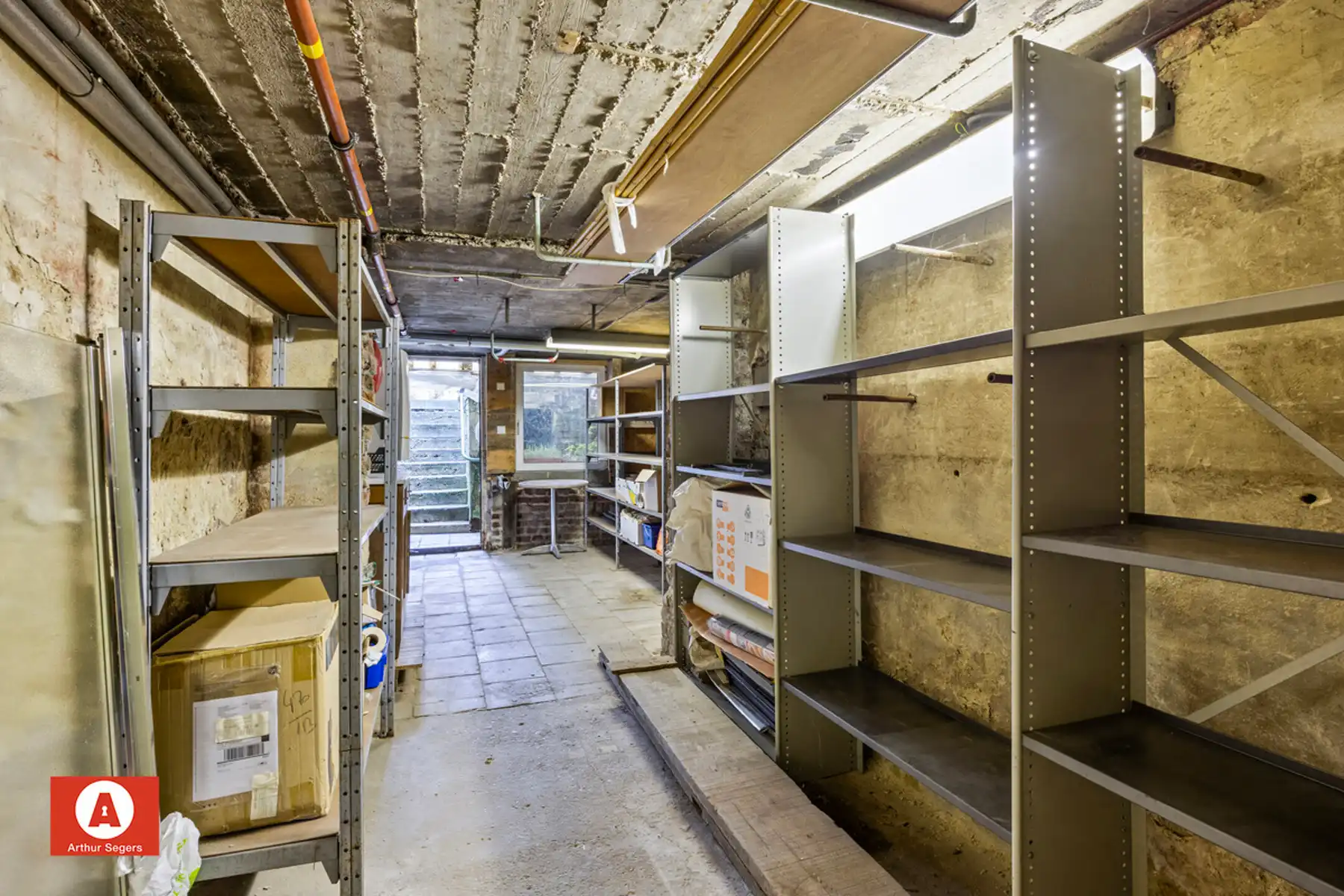 Woonhuis opgesplitst in 2 appartementen/woon-entiteiten foto 24