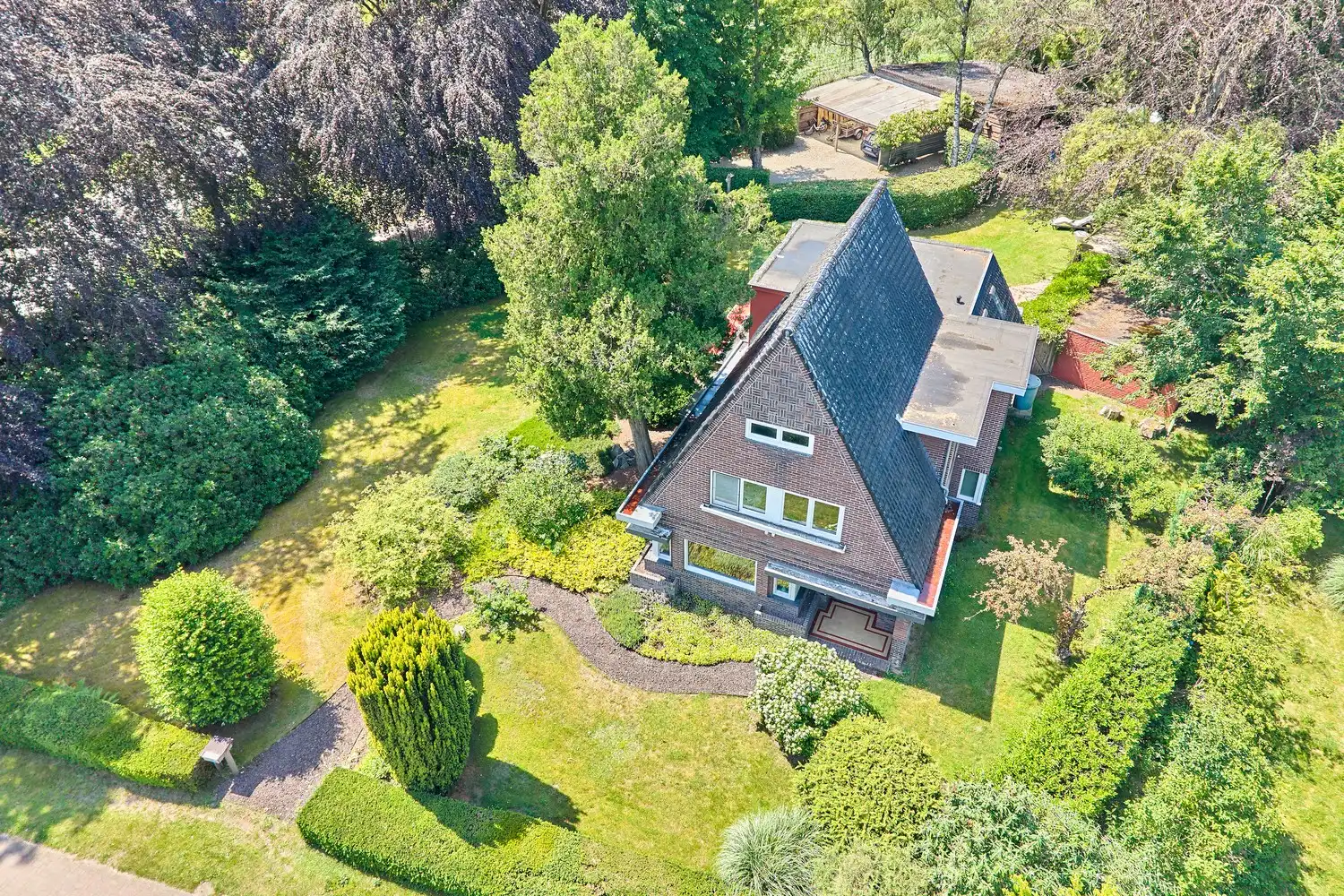 Charmante open bebouwing met prachtige tuin op toplocatie nabij het centrum en de Nederlandse grens foto 42