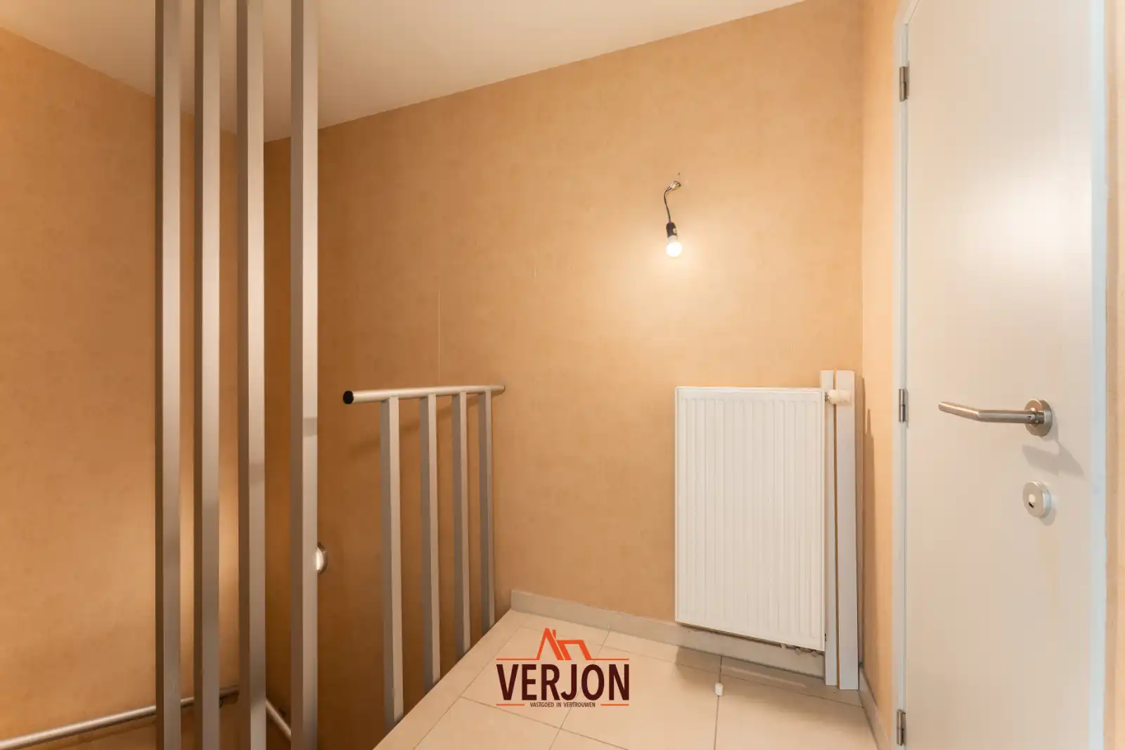 Ruim duplexappartement met 3 slaapkamers, garage en zonnig terras in het centrum van Lichtervelde! foto 10