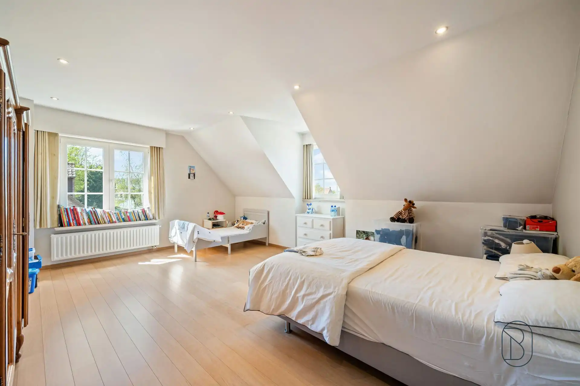Perfect onderhouden grote villa op 3000m2. foto 21