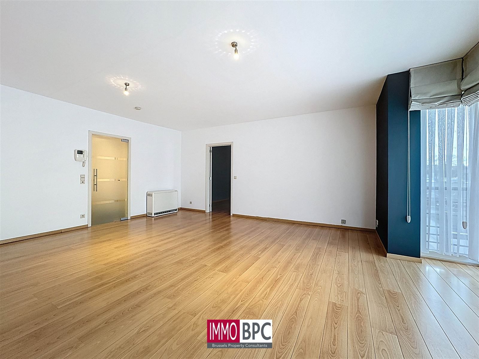 MODERN APPARTEMENT IN HARTJE JETTE – TOPLIGGING NABIJ PLACE MIRROR foto 3