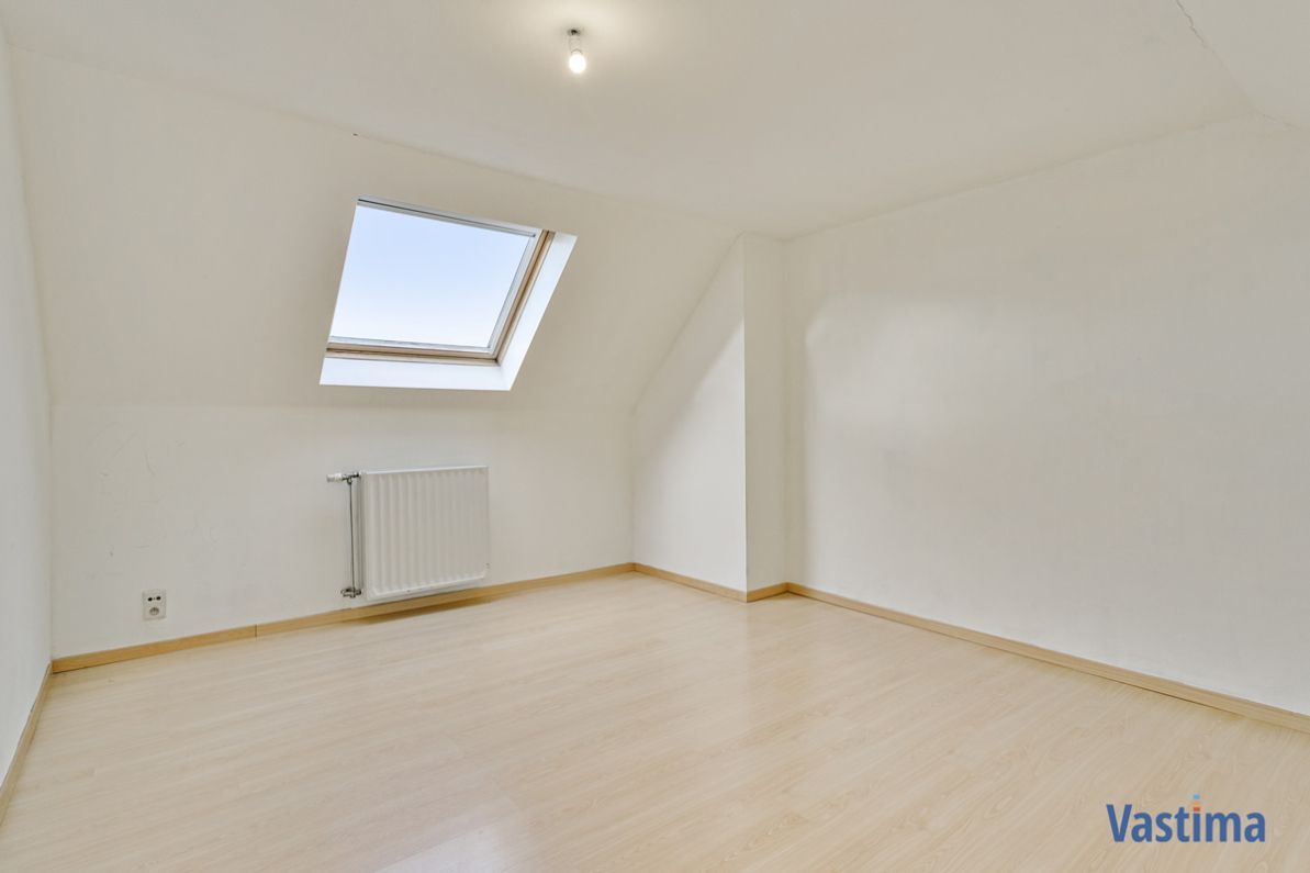 Instapklaar appartement met dubbel verdiep nabij centrum Aalst foto 8