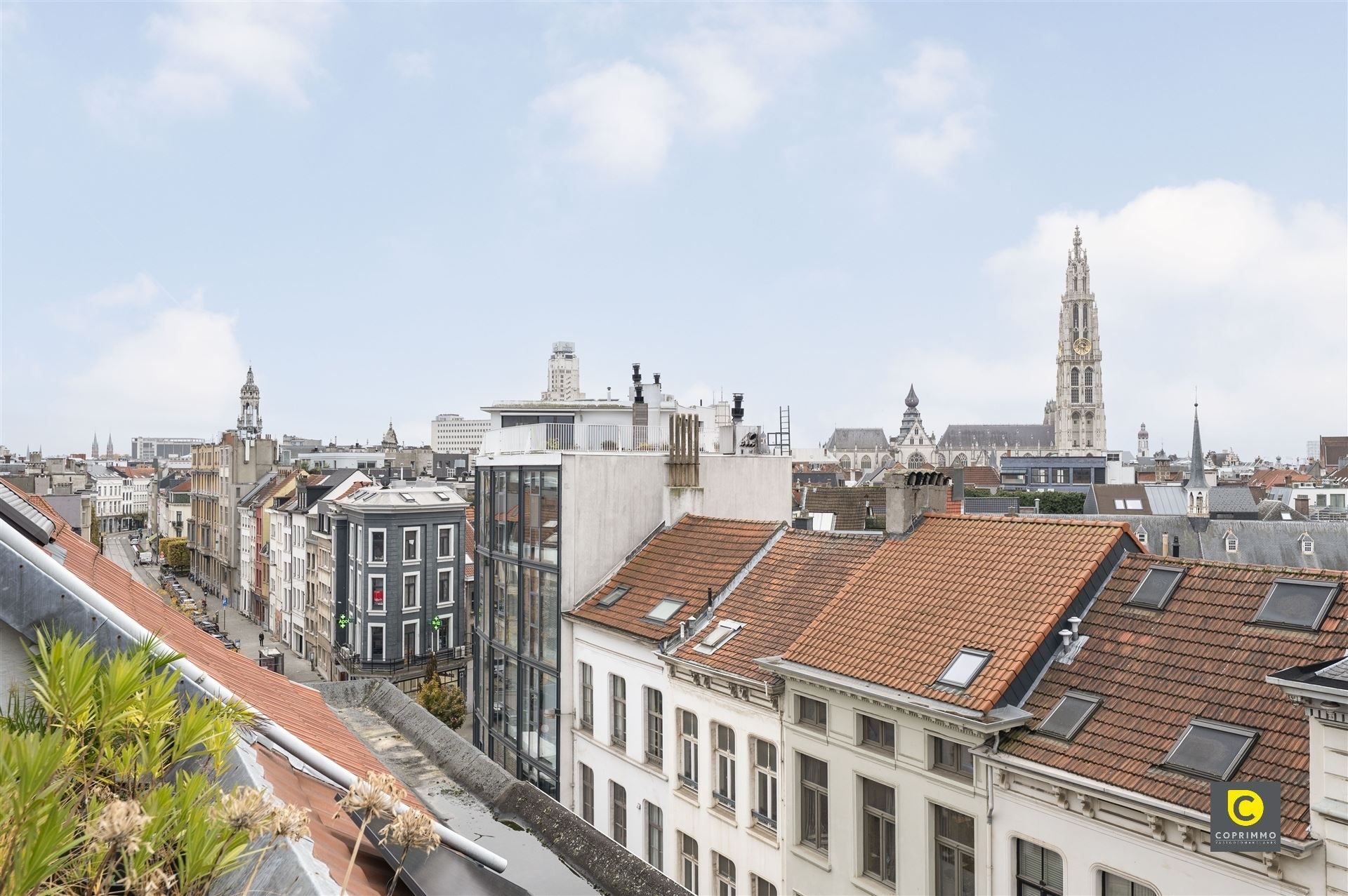 Unieke meesterwoning met garage foto 24