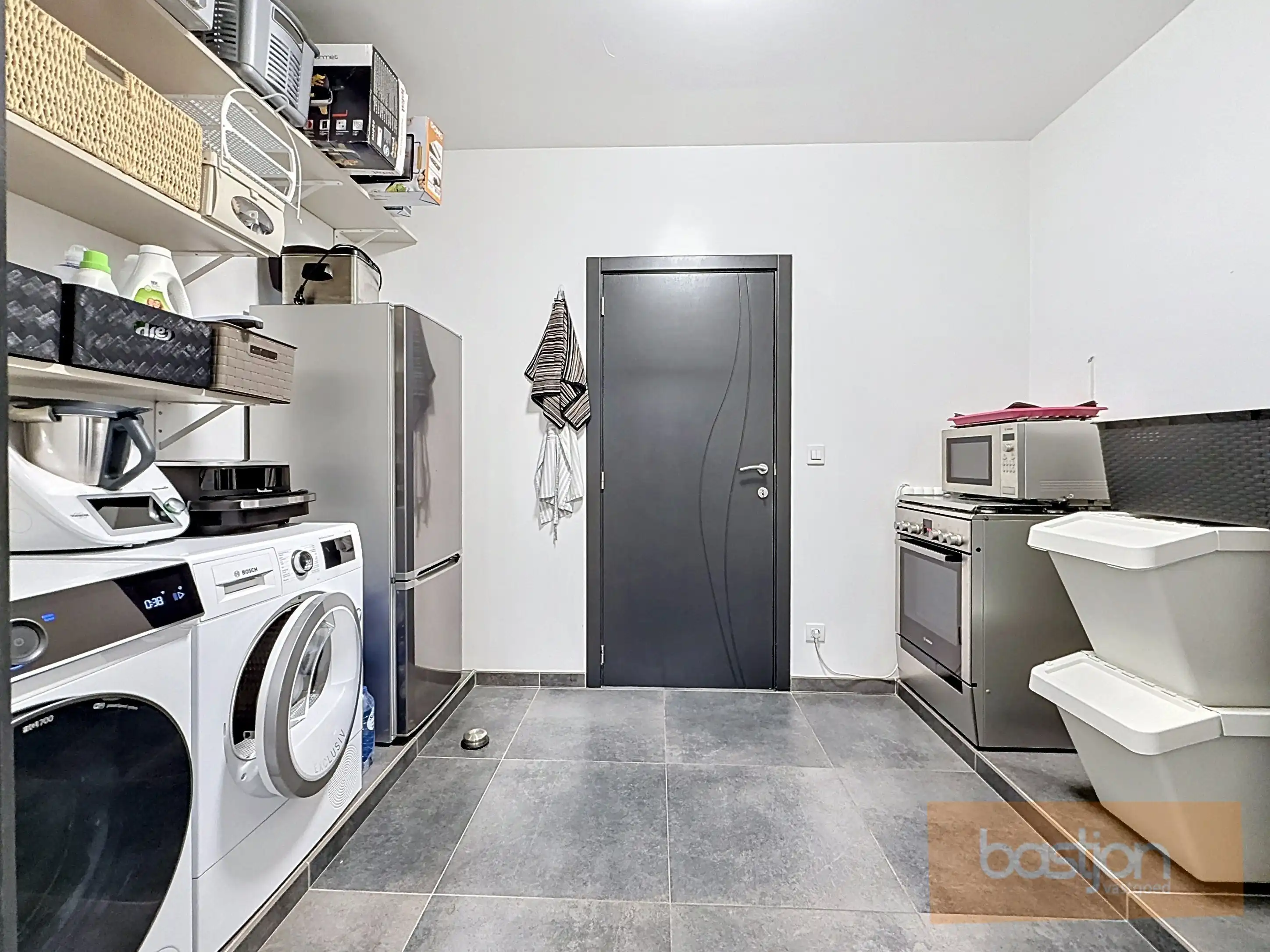 Volledig instapklare halfopen woning te koop in Harelbeke foto 31