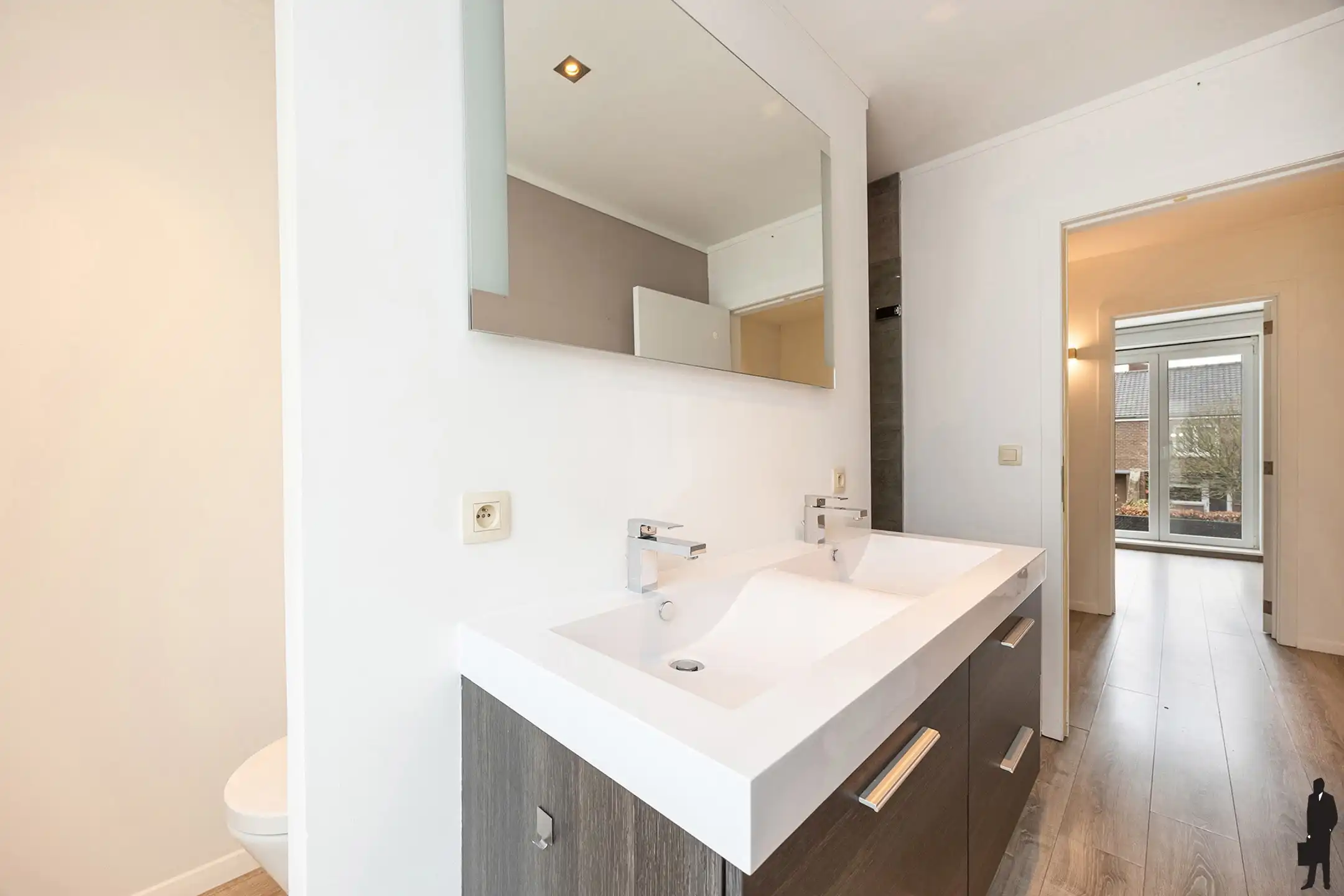 Instapklare HOB met ruime tuin in Hamme-Zogge foto 11