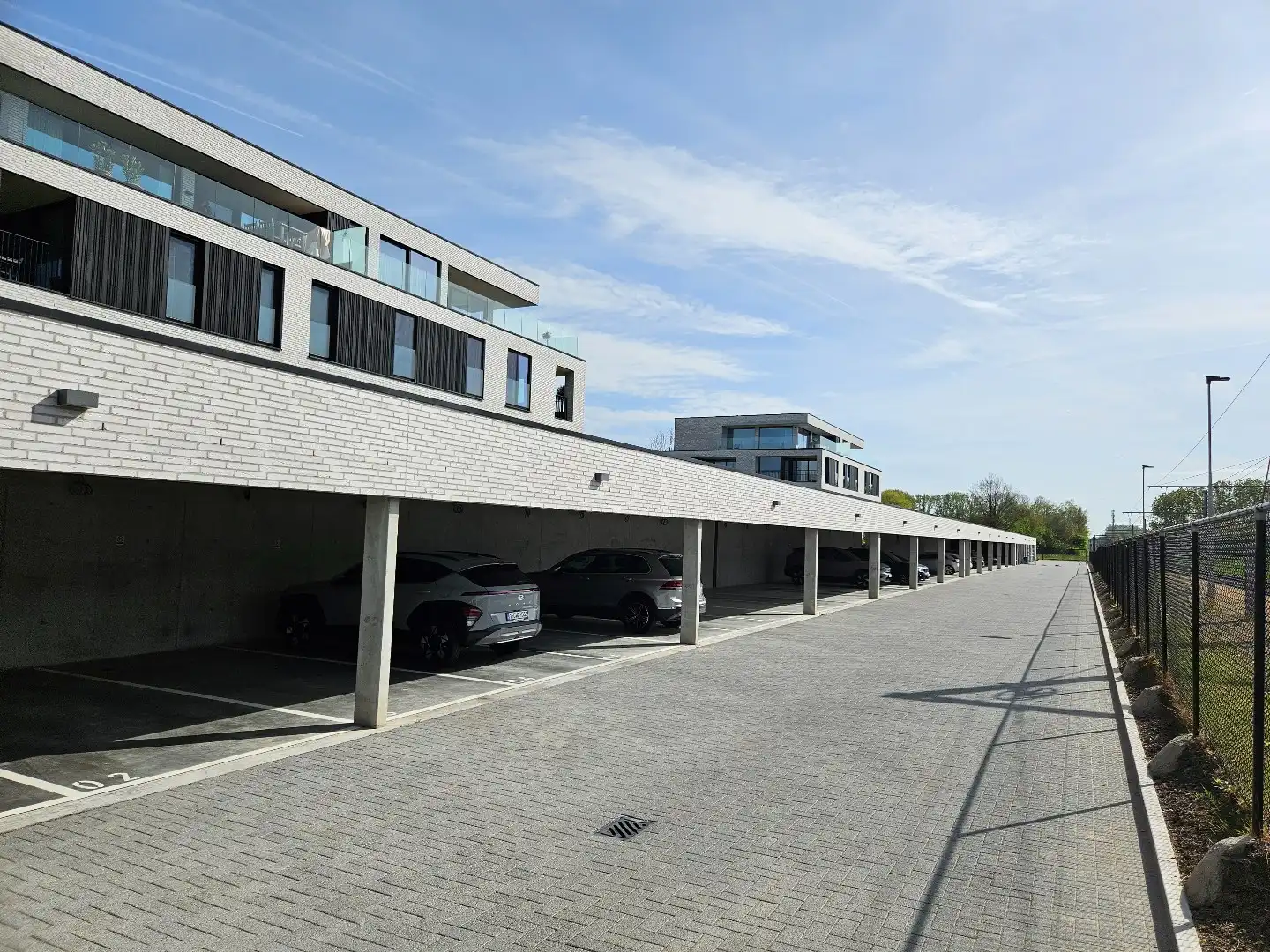 Carports te koop aan het station van Vichte! foto {{pictureIndex}}