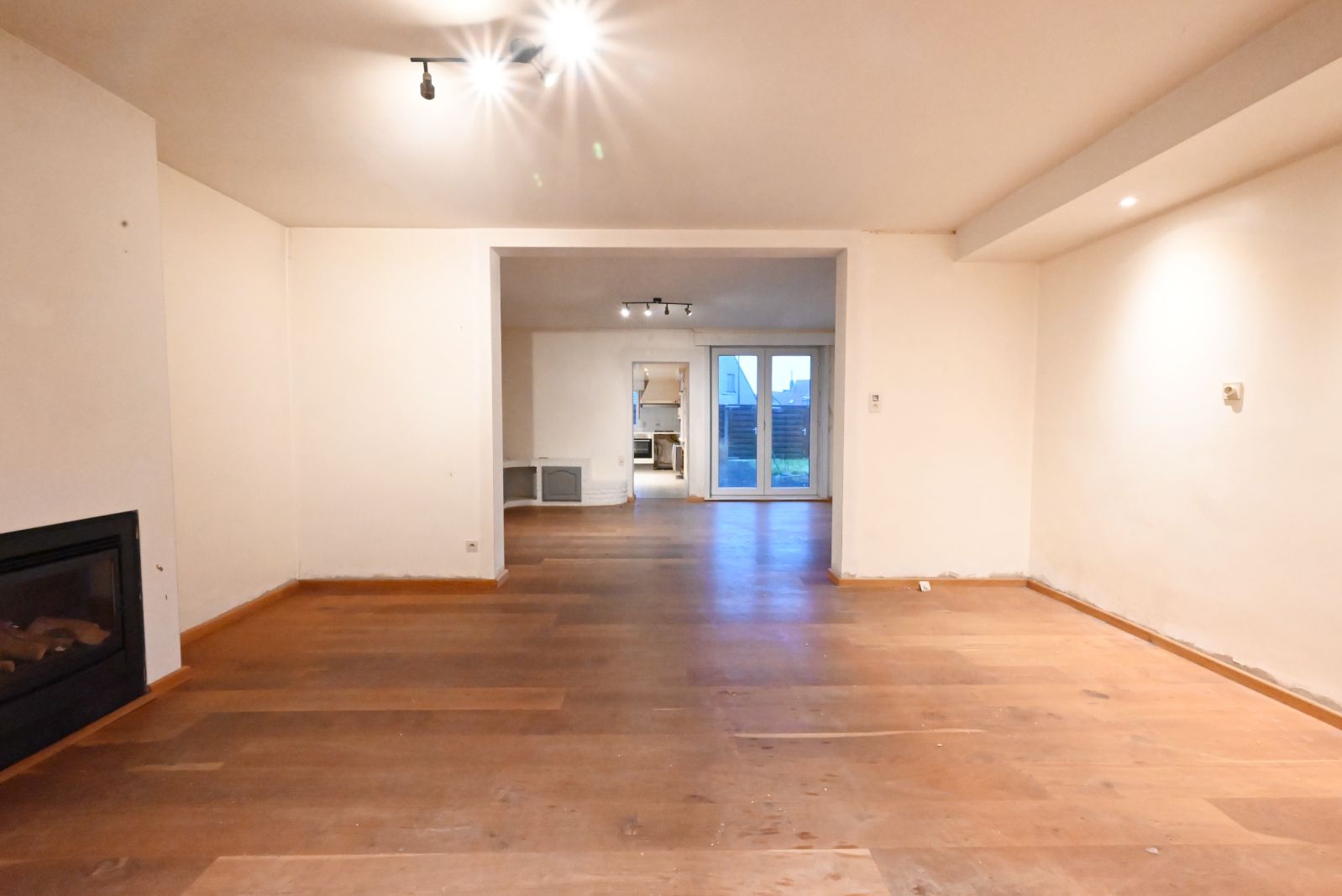 Ruime gezinswoning met 4 slaapkamers in het hartje van Staden! foto 6