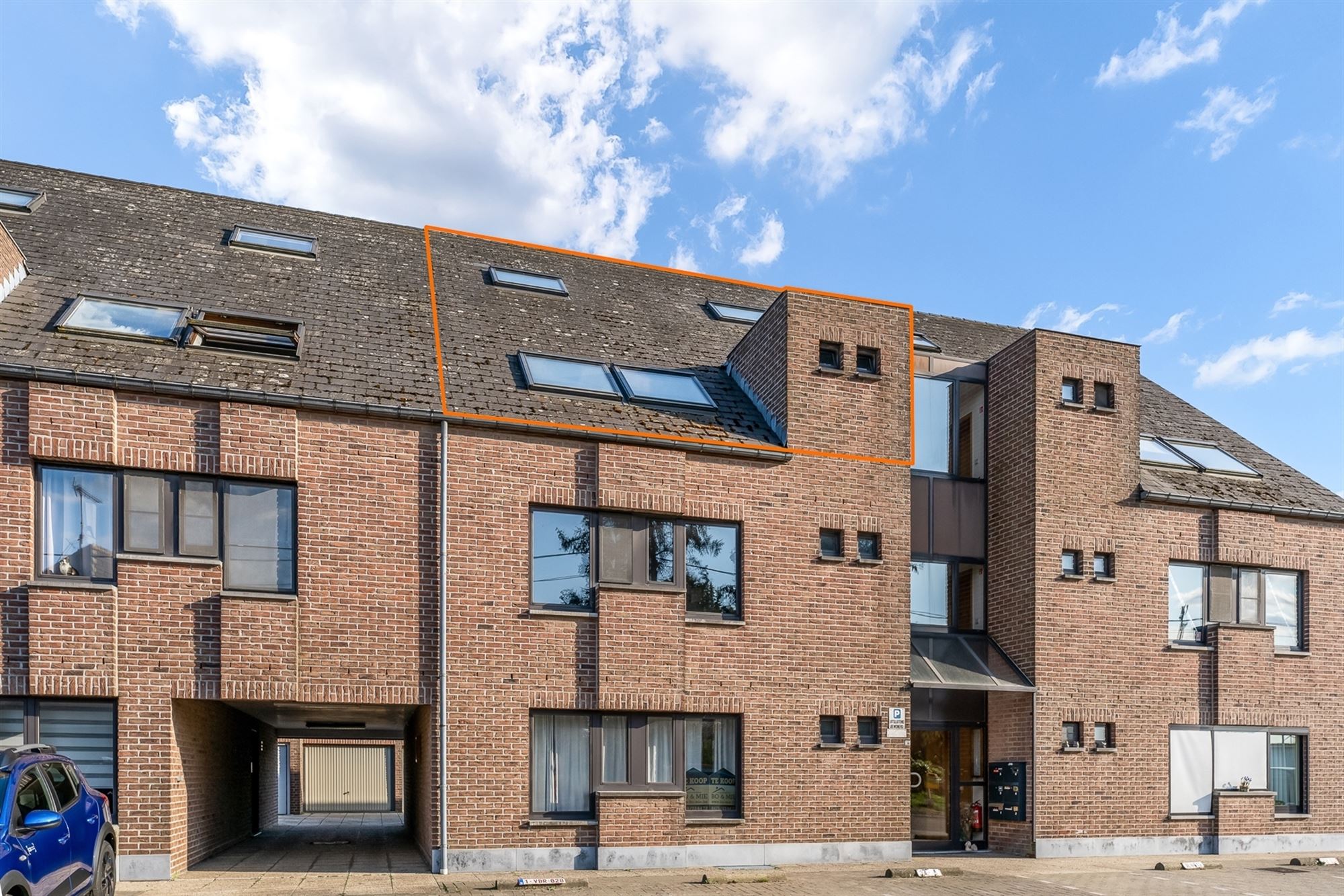 KNAP GERENOVEERD, LICHTRIJK APPARTEMENT (129M²) MET 3 SLAAPKAMERS TE HALEN foto 2