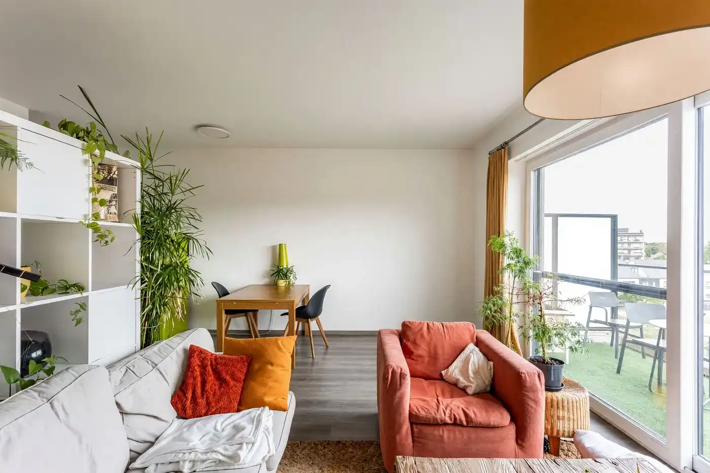 Instapklaar appartement met zuidgericht terras en staanplaats in centrum Kortrijk foto 5