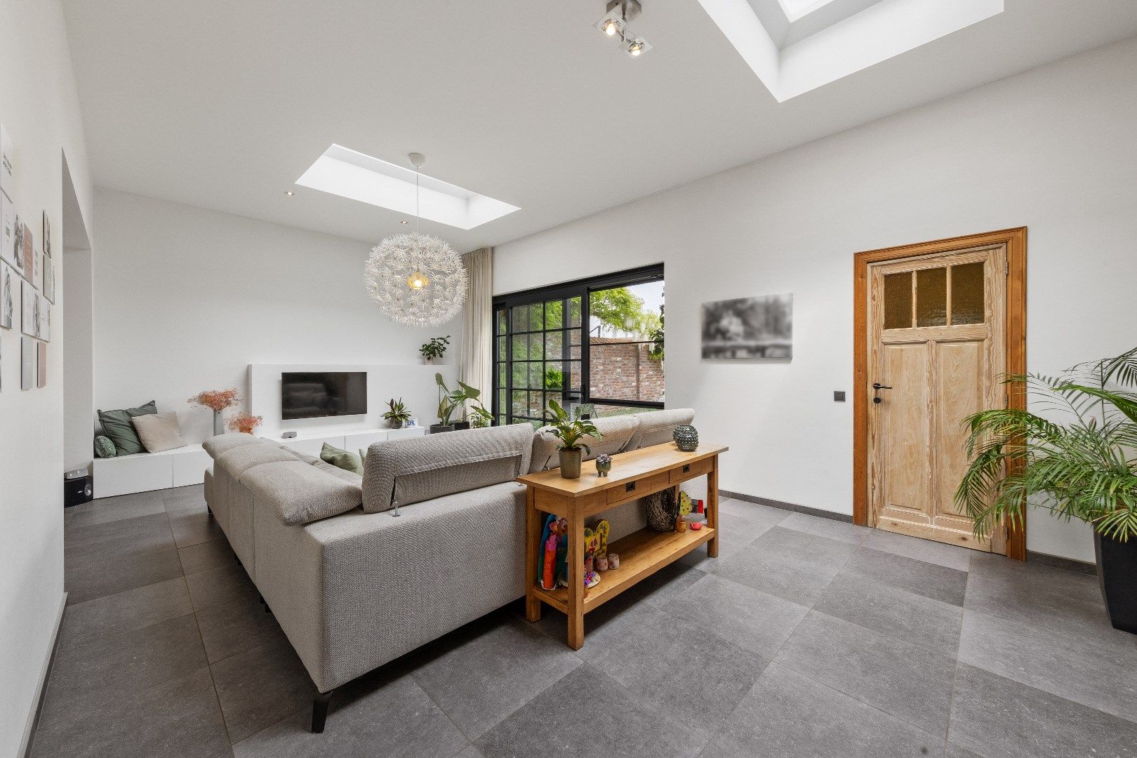 BURGERWONING MET 5 SLPKS,  TUIN EN HUURGARAGE foto 14