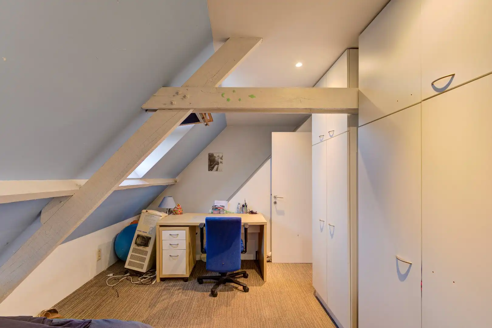 Half open woning in Schilde met zonnige tuin op het zuidwesten, terras en 4 slaapkamers, 1 badkamer en 4 parkeerplaatsen foto 20