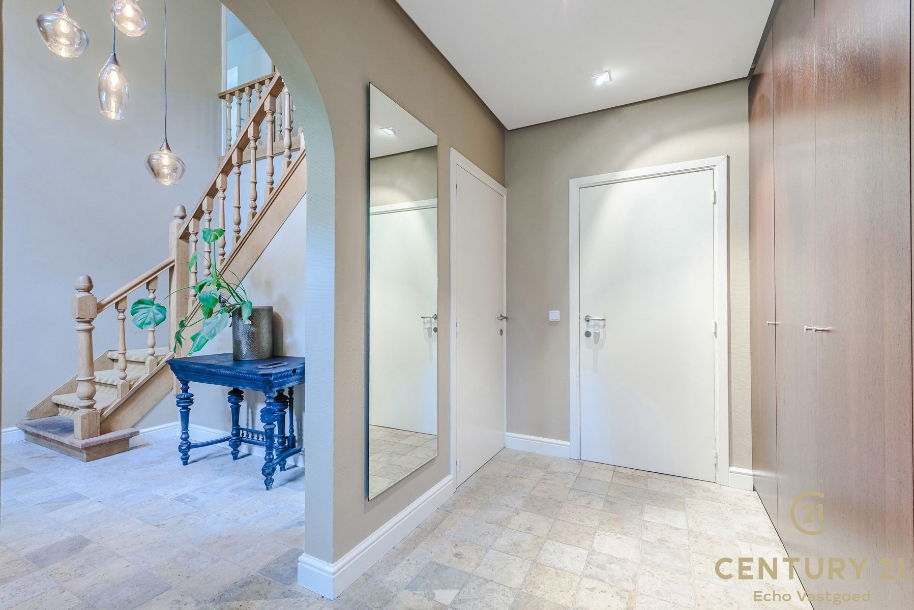 Tijdloze, instapklare villa met 5 slpk en 3 badk op ca1521m² foto 14