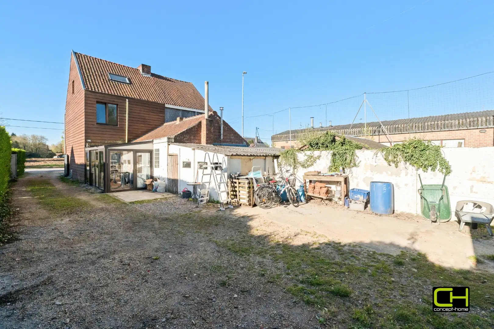 Halfopen bebouwing met zonnige tuin te koop in Lievegem foto 16