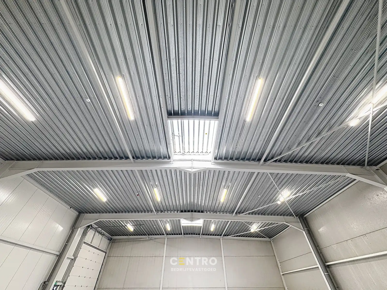 NB KMO-UNIT (359,8m²) te koop met 2 private parkeerplaatsen voor de deur, elektrische sectionaalpoort en sanitair blok op industriezone "Herdersbrug" te 8000 Brugge foto 7