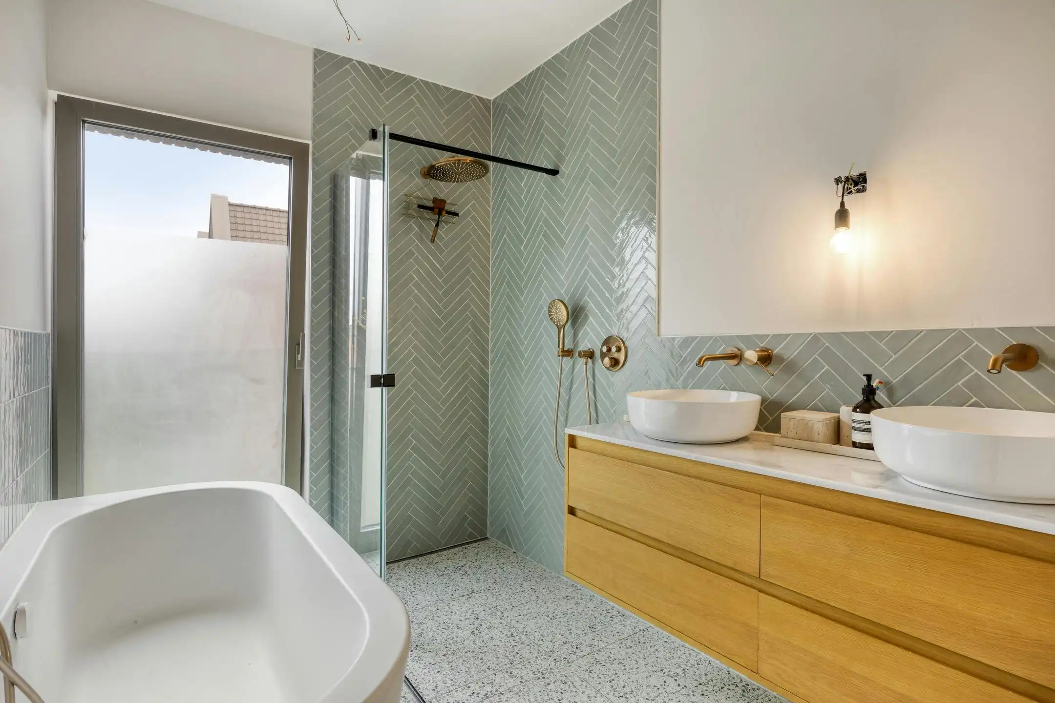 Moderne en energiezuinige woning te koop in Oud-Rekem foto 8