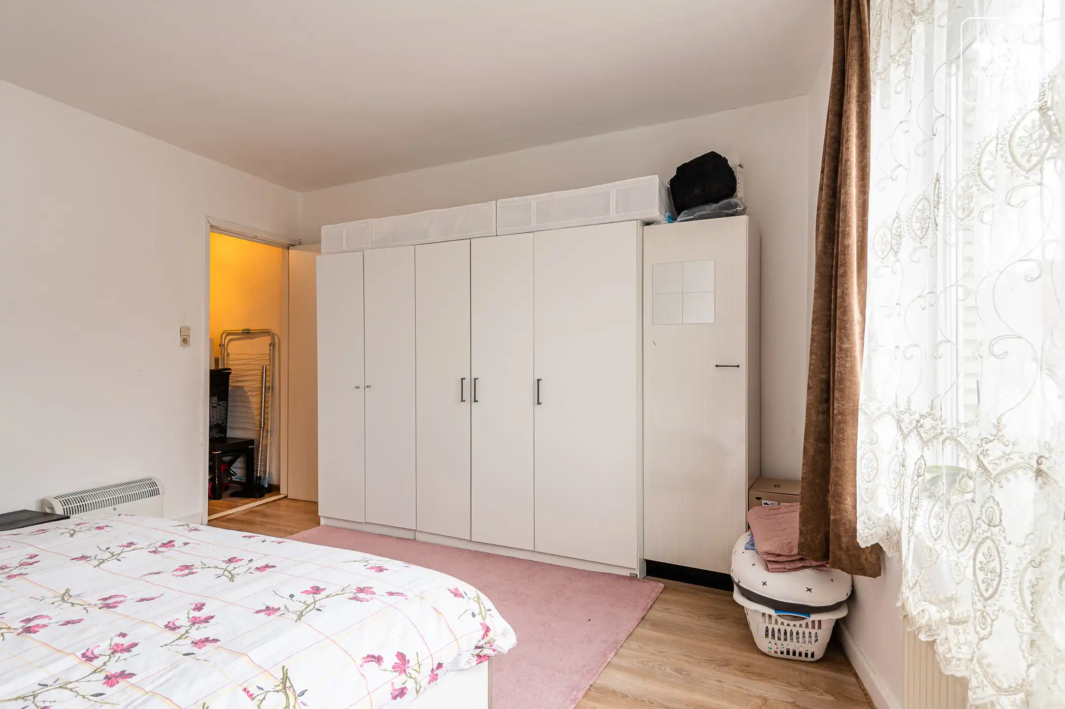 DISCREET Centraal gelegen (opbrengst) eigendom met verhuurd handelsgelijkvloers en 2-slaapkamer woonst foto 25