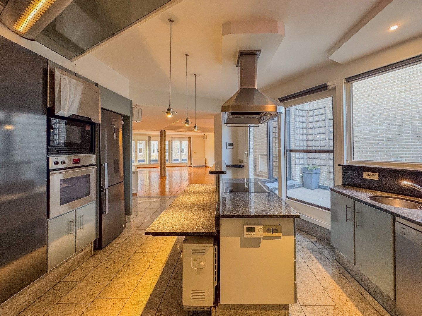 Ruime stadswoning met 3 slaapkamers een ruime terrassen. foto 7