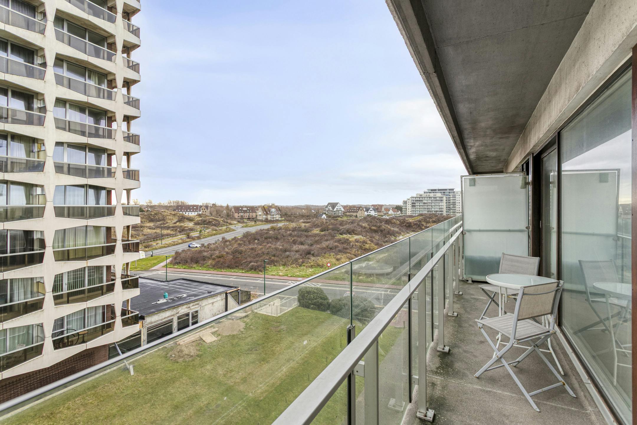 Gerenoveerd appartement met 1 slaapkamer en terras in De Panne foto 3