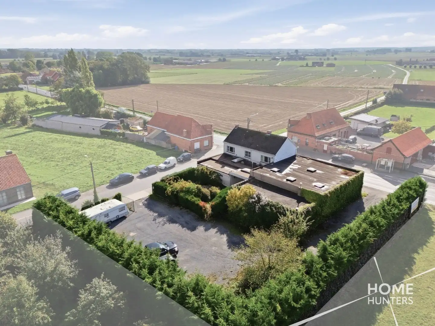 Café, feestzaal en woonst op ruim 1.400 m² met tal van mogelijkheden foto 2