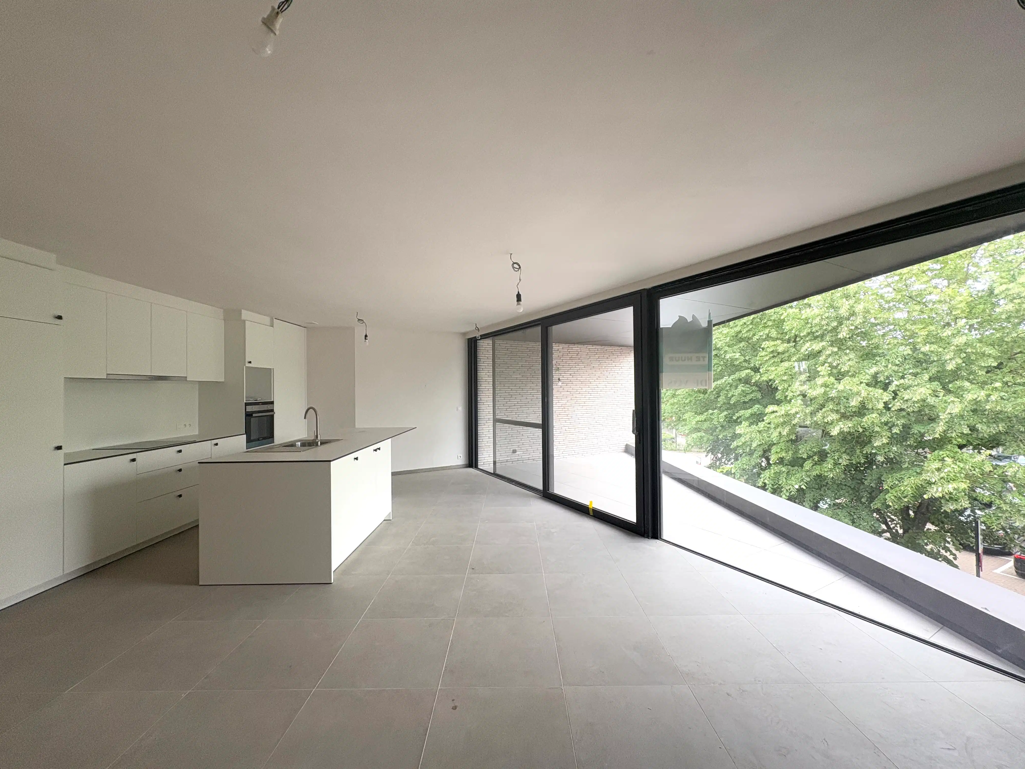 Nieuwbouwappartement met 3 slaapkamers en twee terrassen foto 2