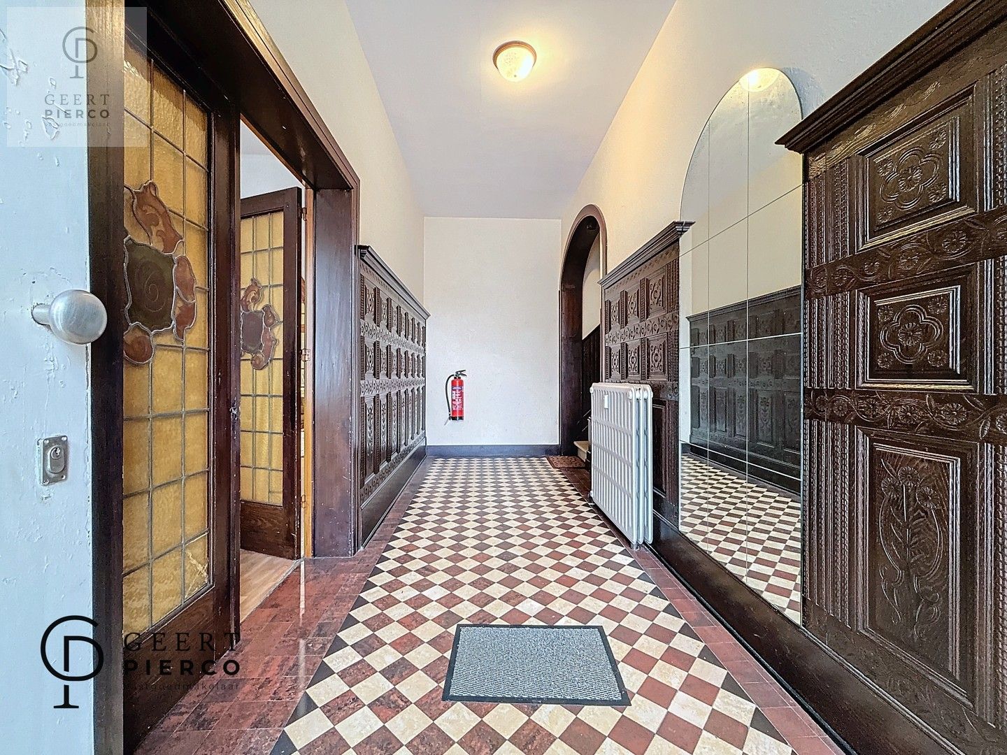 Statig Art Deco-pand met investeringspotentieel te Landen foto 2