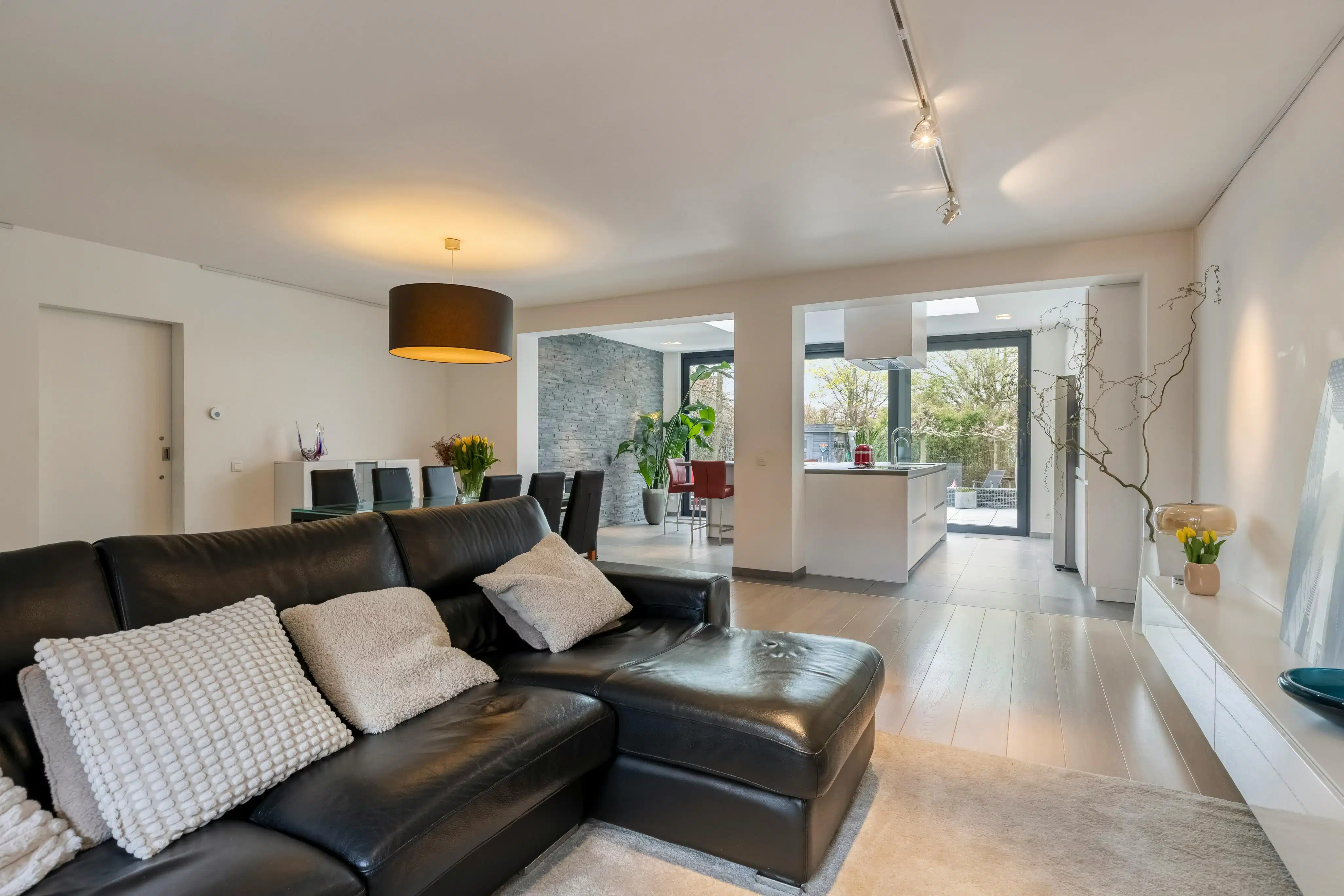 Uitzonderlijk ruime kangoeroewoning te koop in Wilrijk foto 8