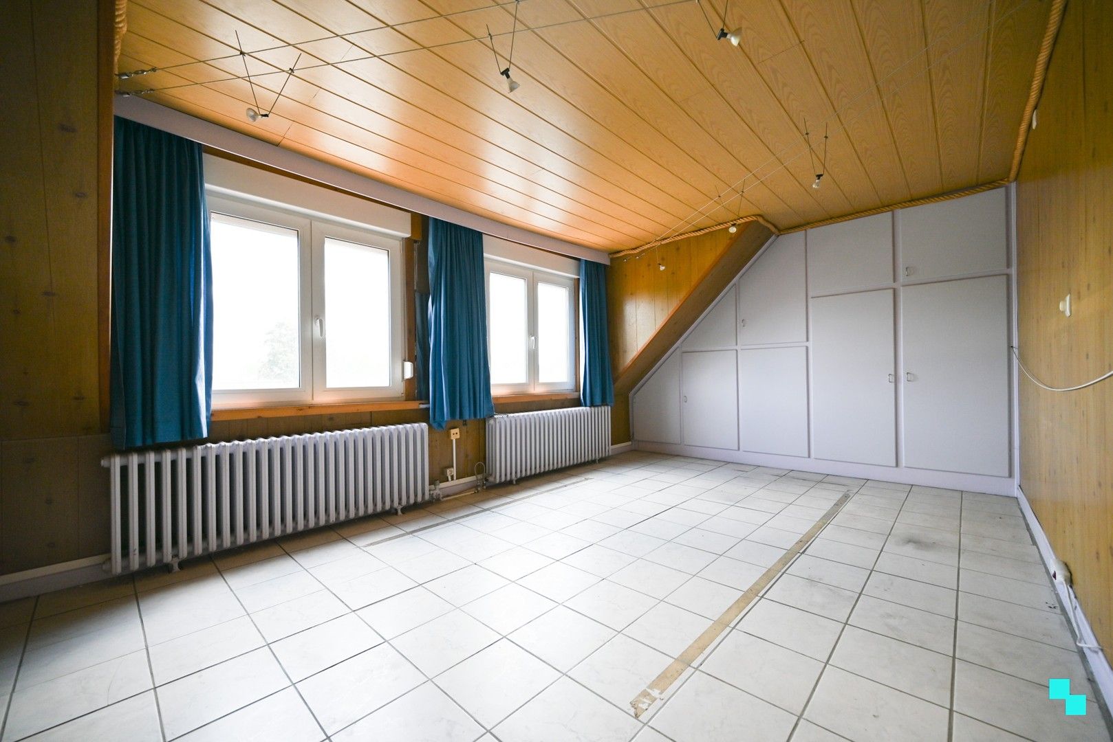 Te renoveren woning met magazijn op zichtlocatie in Izegem foto 32