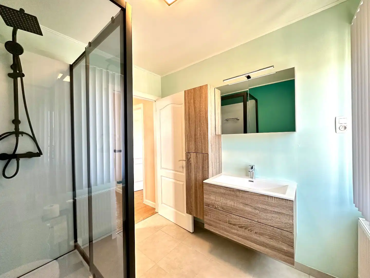 Ruime en gerenoveerde gezinswoning met 3 slaapkamers en veel comfort foto 21