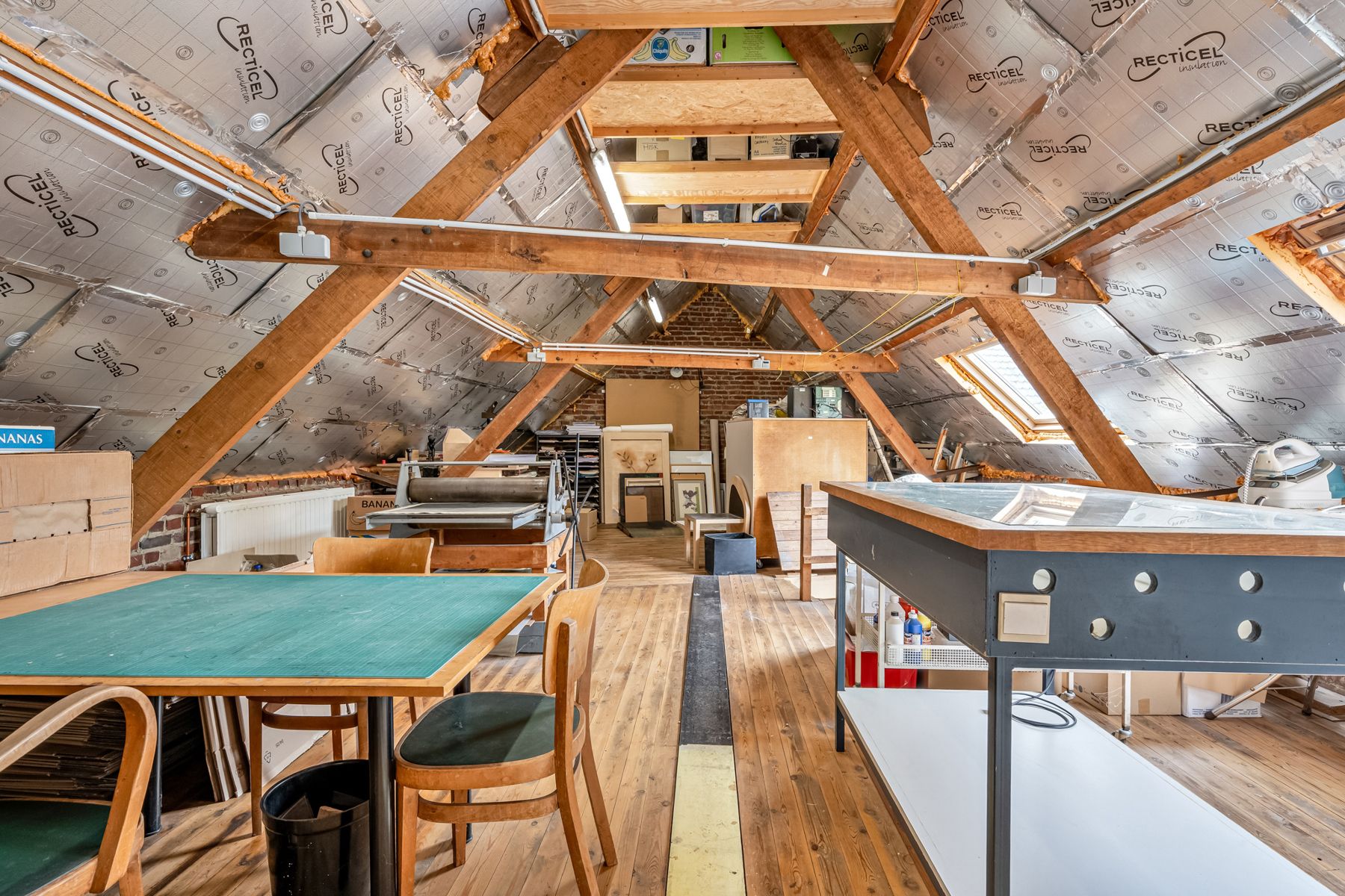 Architecturaal verbouwde hoeve met binnenkoer foto 26