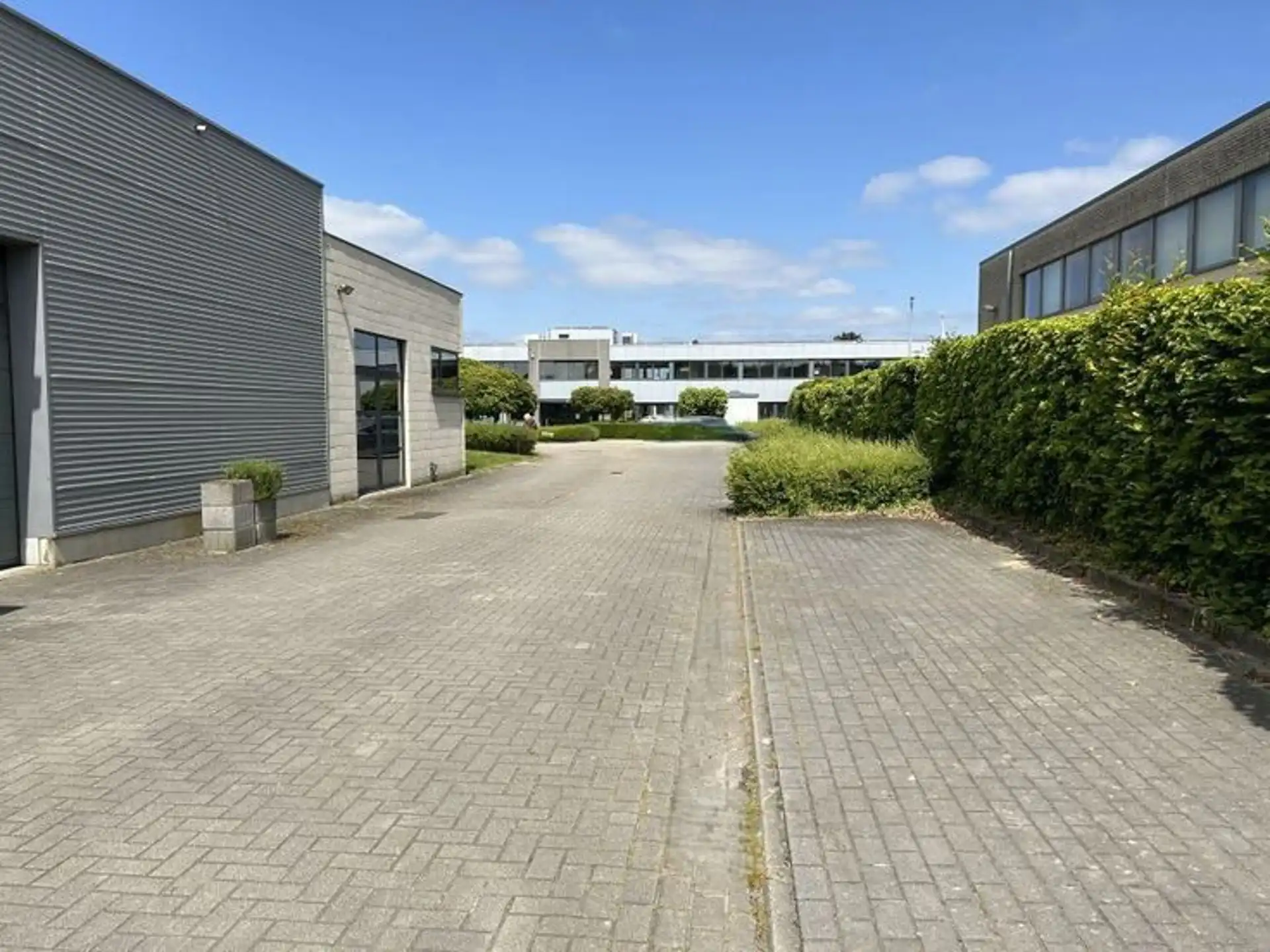 Investeringspand met kantoor- en magazijnruimtes nabij E40 Leuven. foto 2