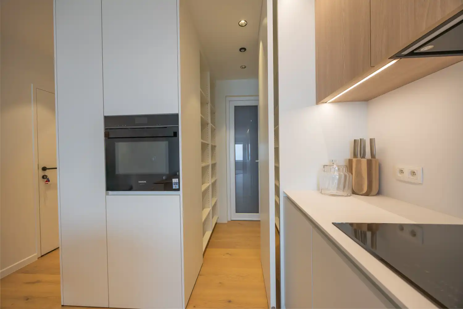 Gerenoveerd appartement met frontaal zeezicht foto 13