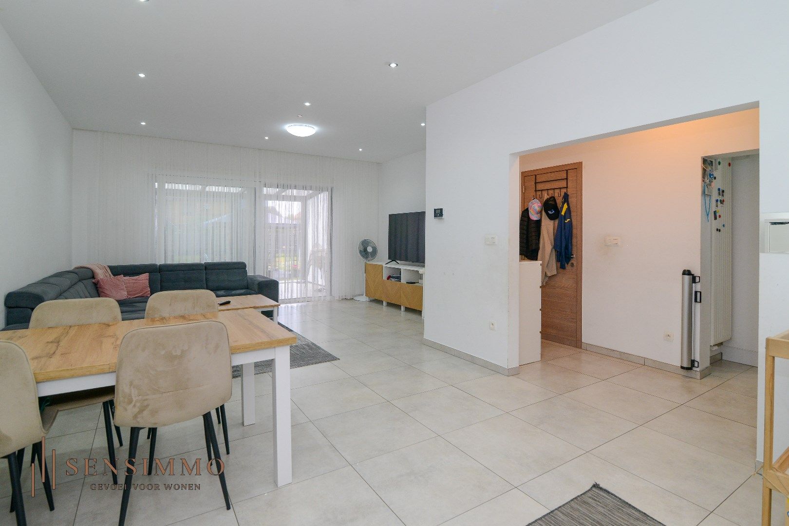 Gerenoveerde halfopen woning met 3 slaapkamers in Genk foto 5