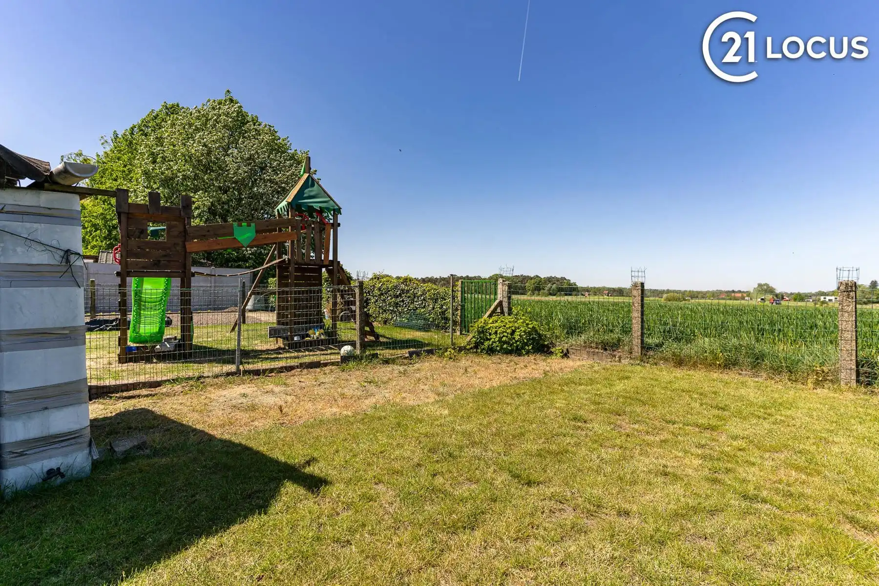  gezinswoning met 3 slk, tuin met vrij zicht en garage foto 16