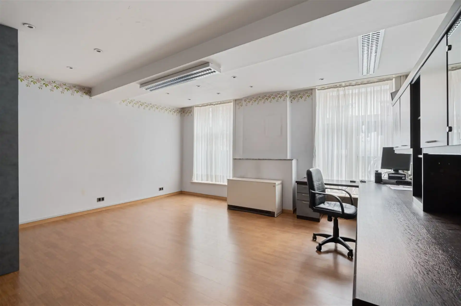 Uniek gebouw kort nabij de Grote markt foto 4