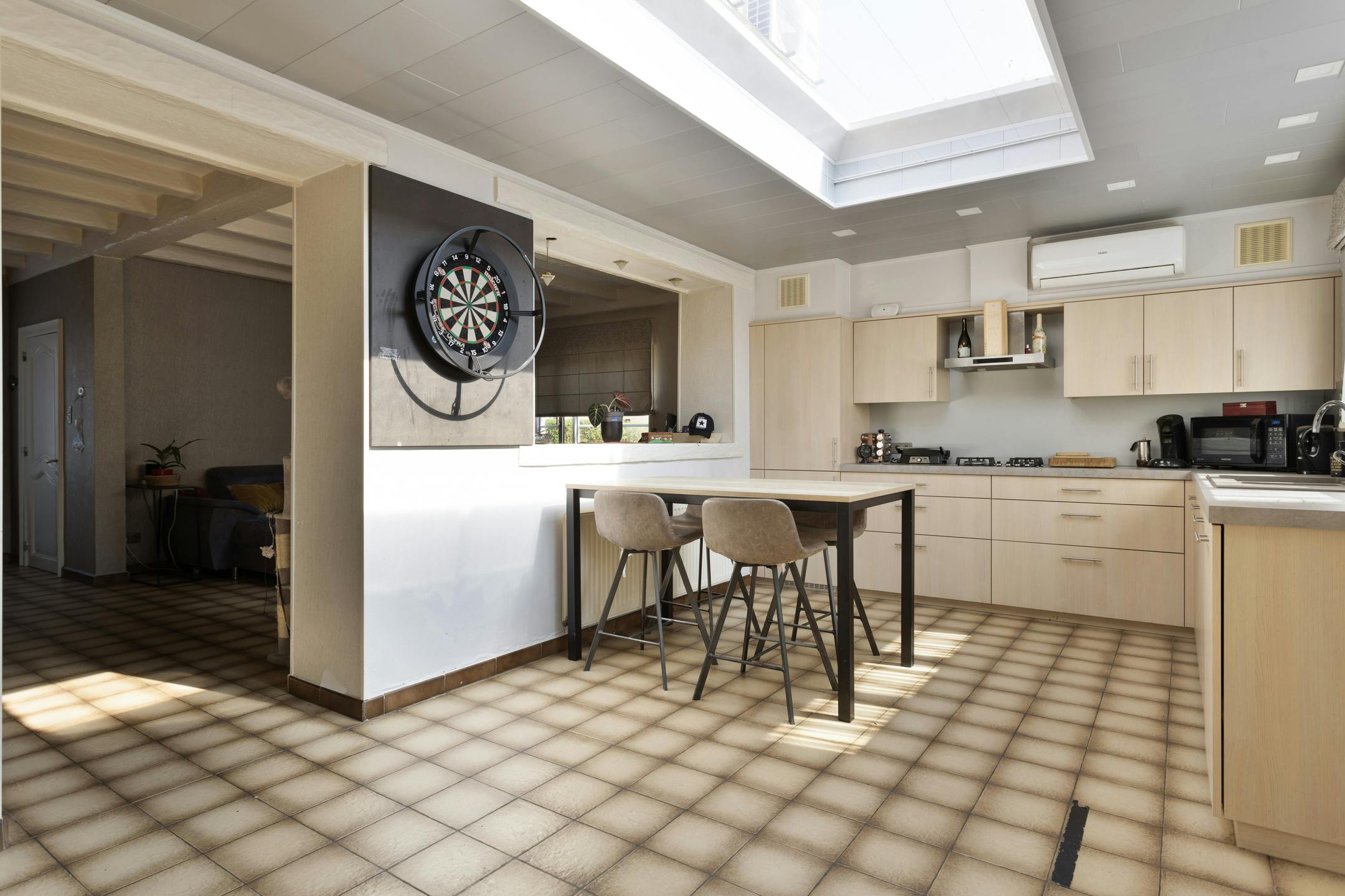 Op te frissen huis in het centrum van Kruibeke met garage foto 22