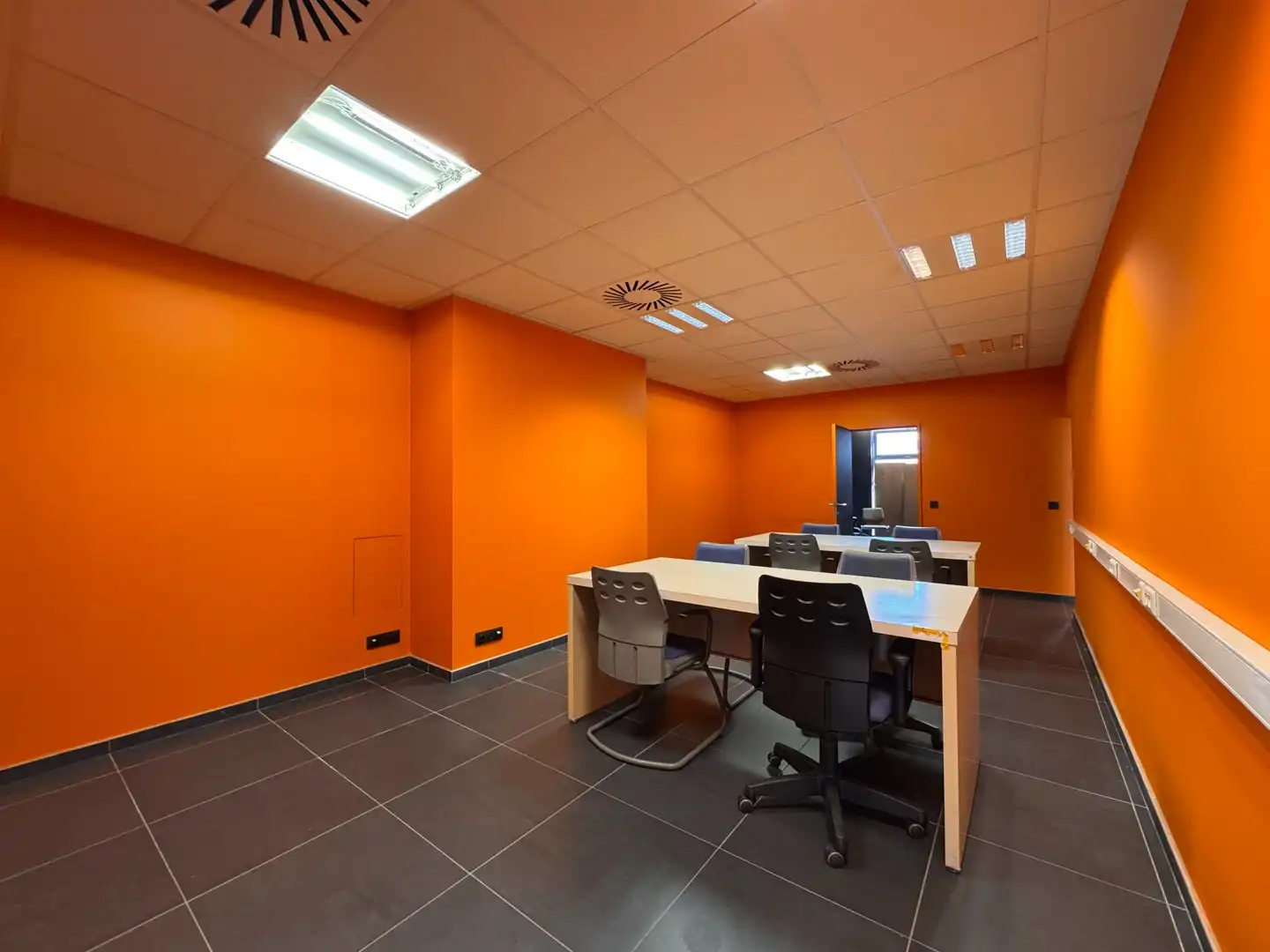 Kantoorruimte op toplocatie in het stadscentrum van Ieper foto 4